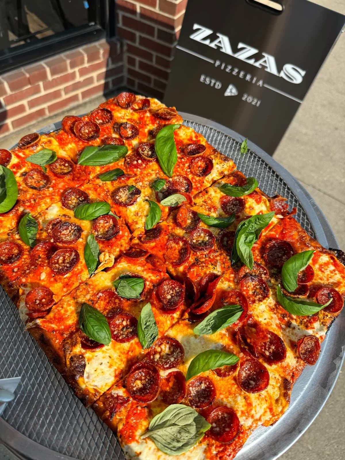 Zazas Pizzeria - Lakeview photo 5
