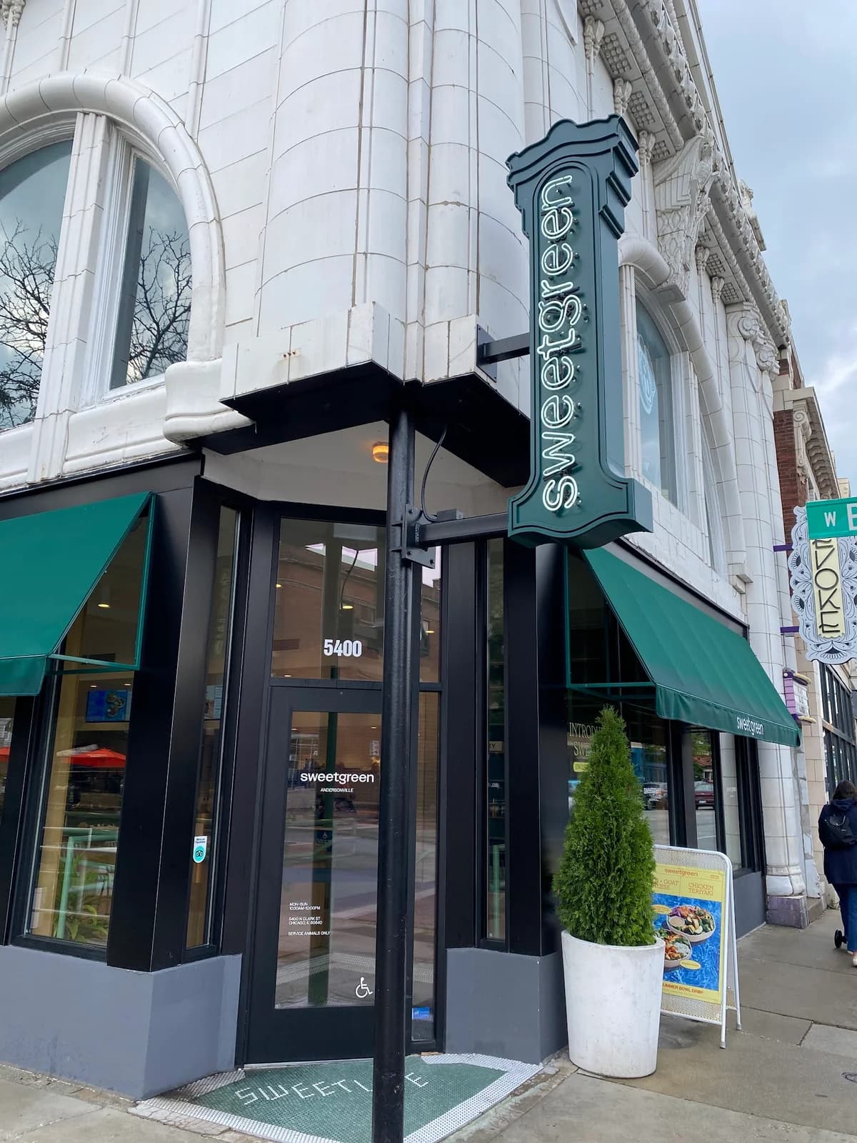 sweetgreen - Healthy Salads, Wraps, and Bowls photo 2