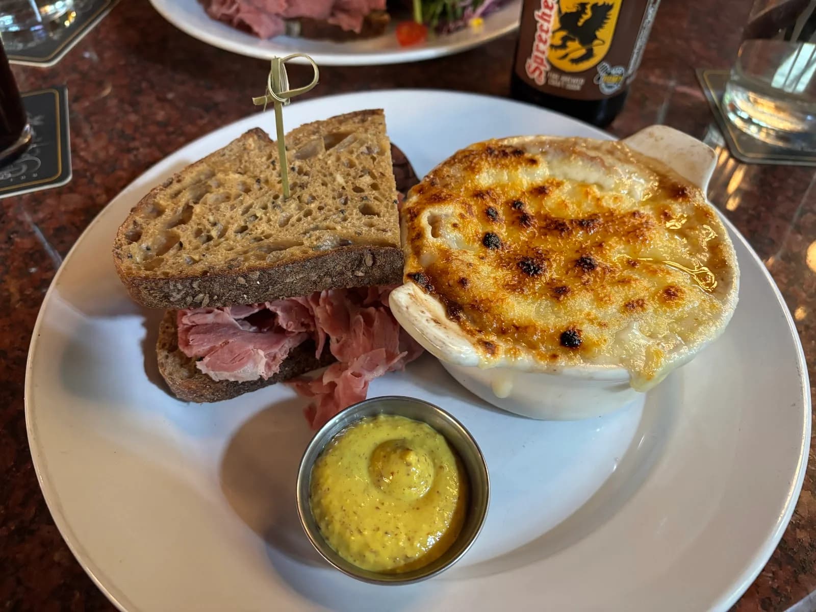 D4 Irish Pub & Cafe photo 4