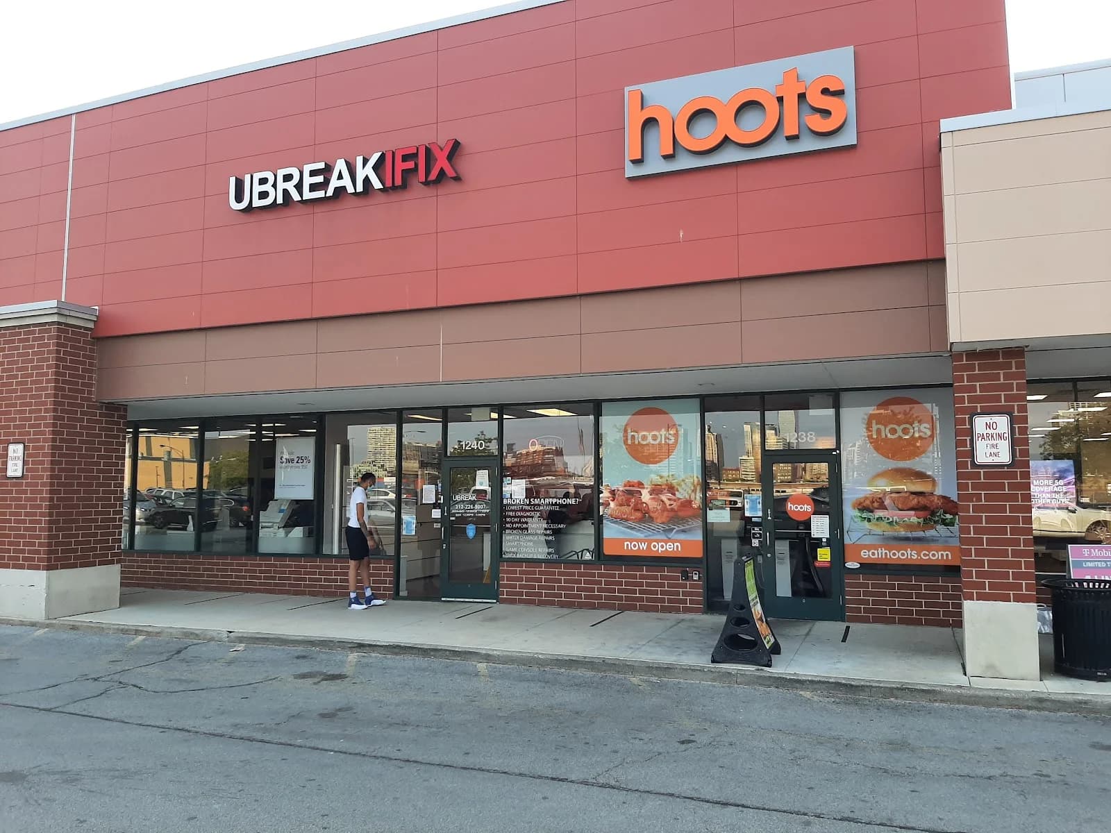Hoots Wings photo 2