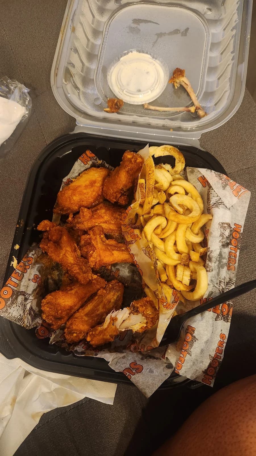 Hoots Wings photo 9