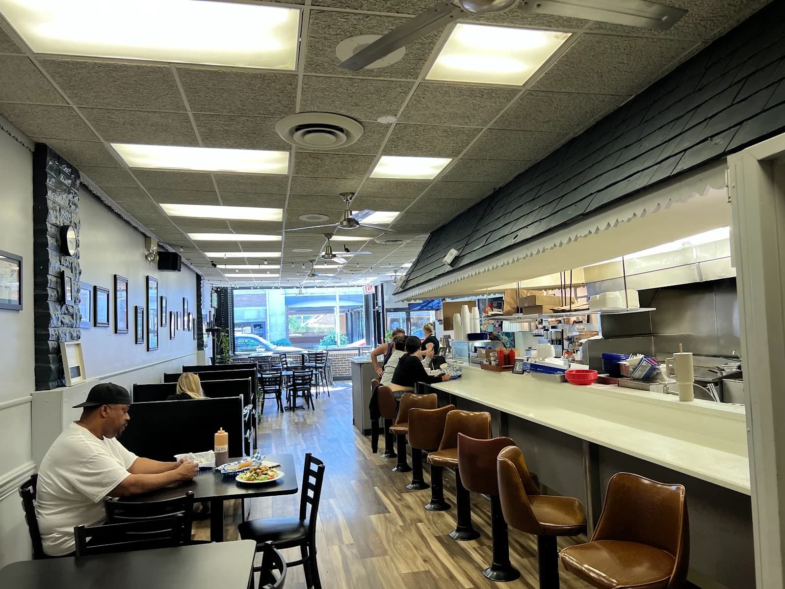 George's Gyros photo 4