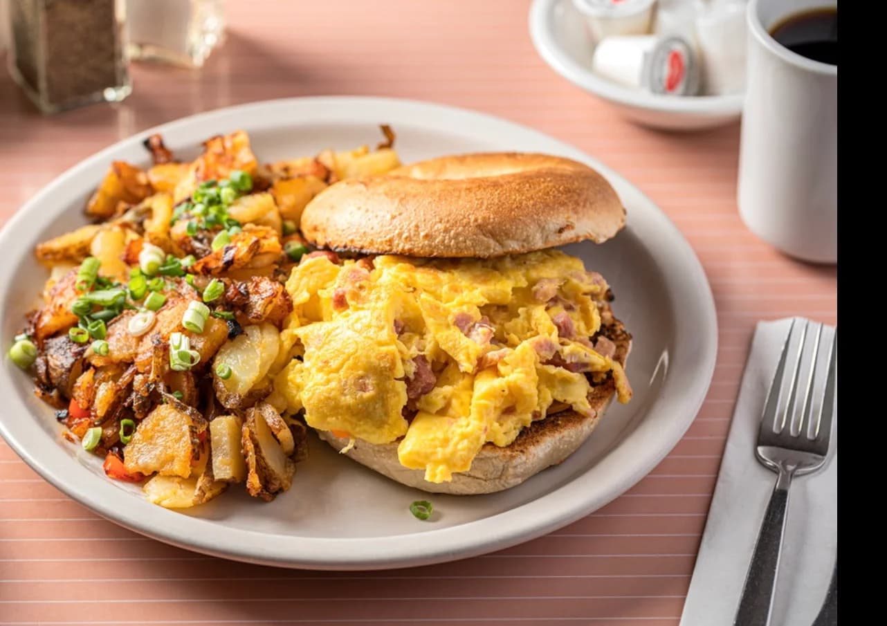 The Breakfast Club and Grill photo 6
