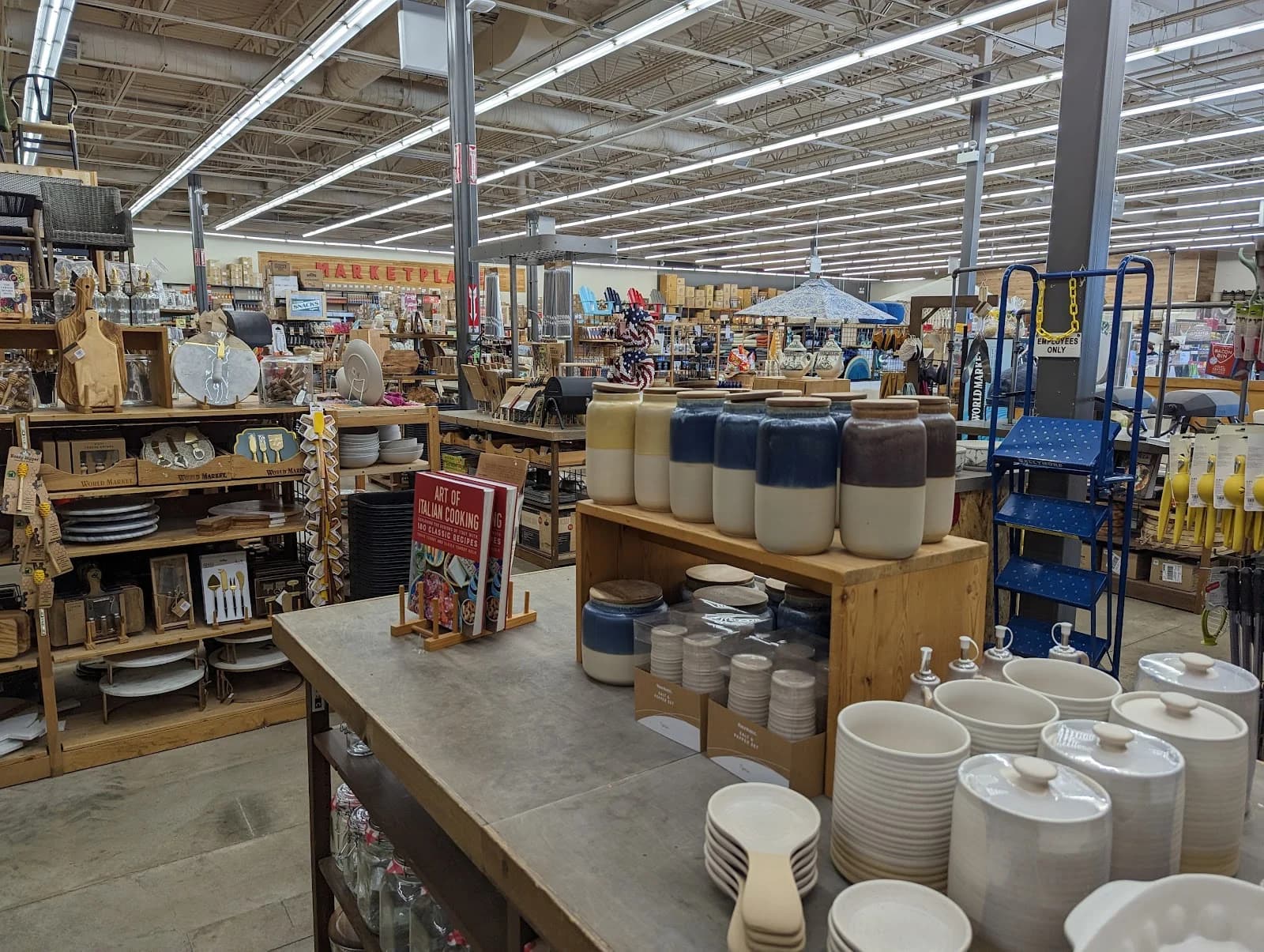 World Market photo 7