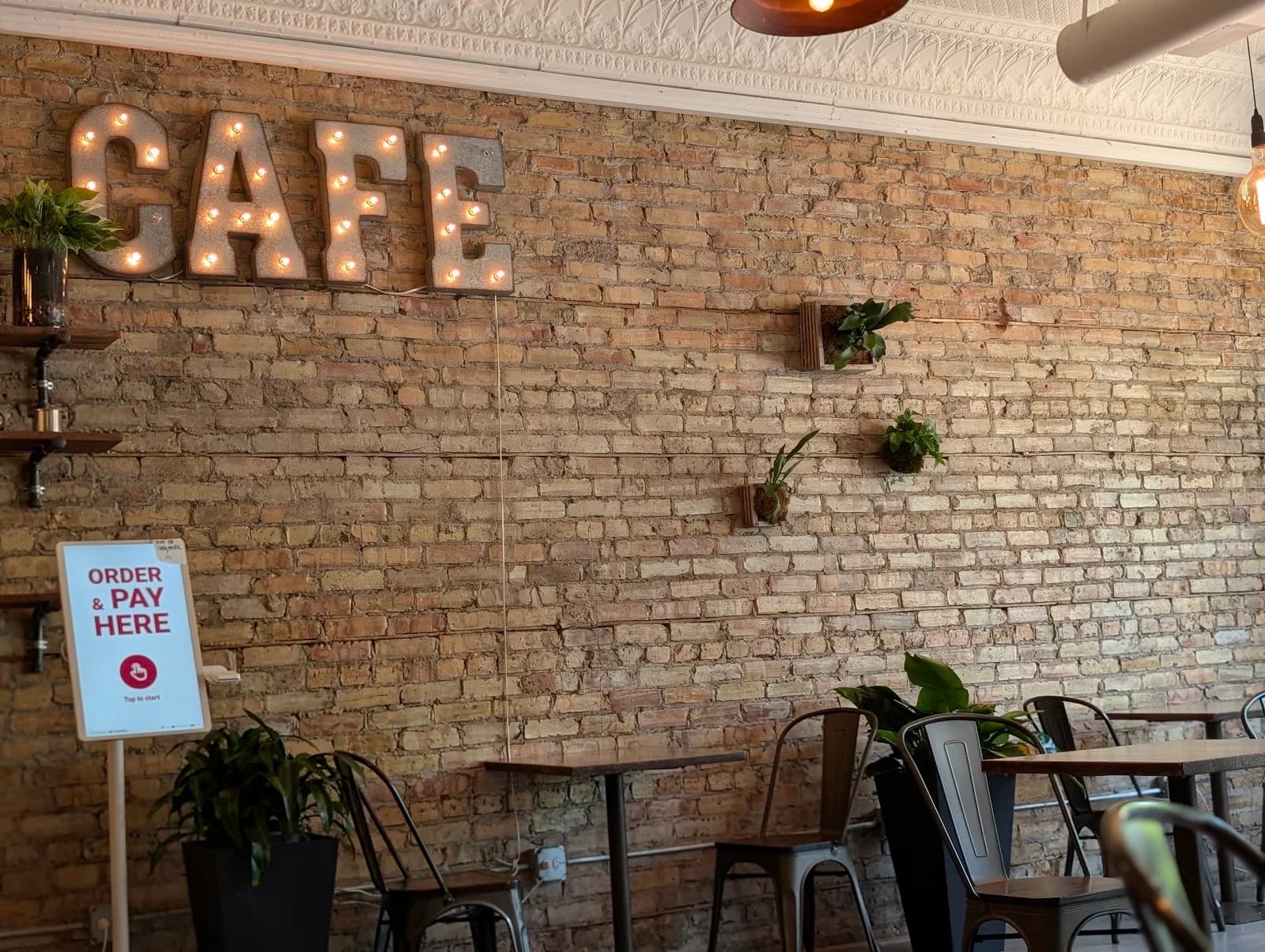 Outdoor Cafe Evanston photo 4