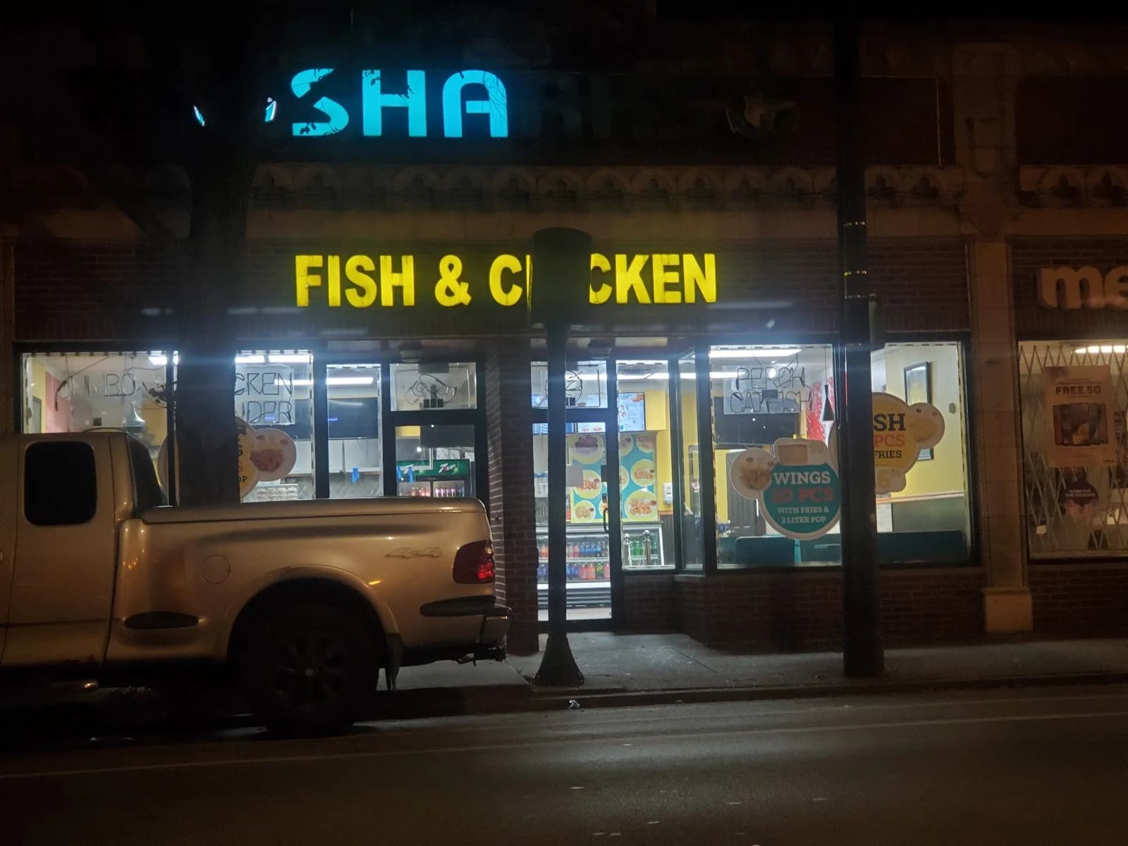 Sharks Fish Chicken & Grill photo 3
