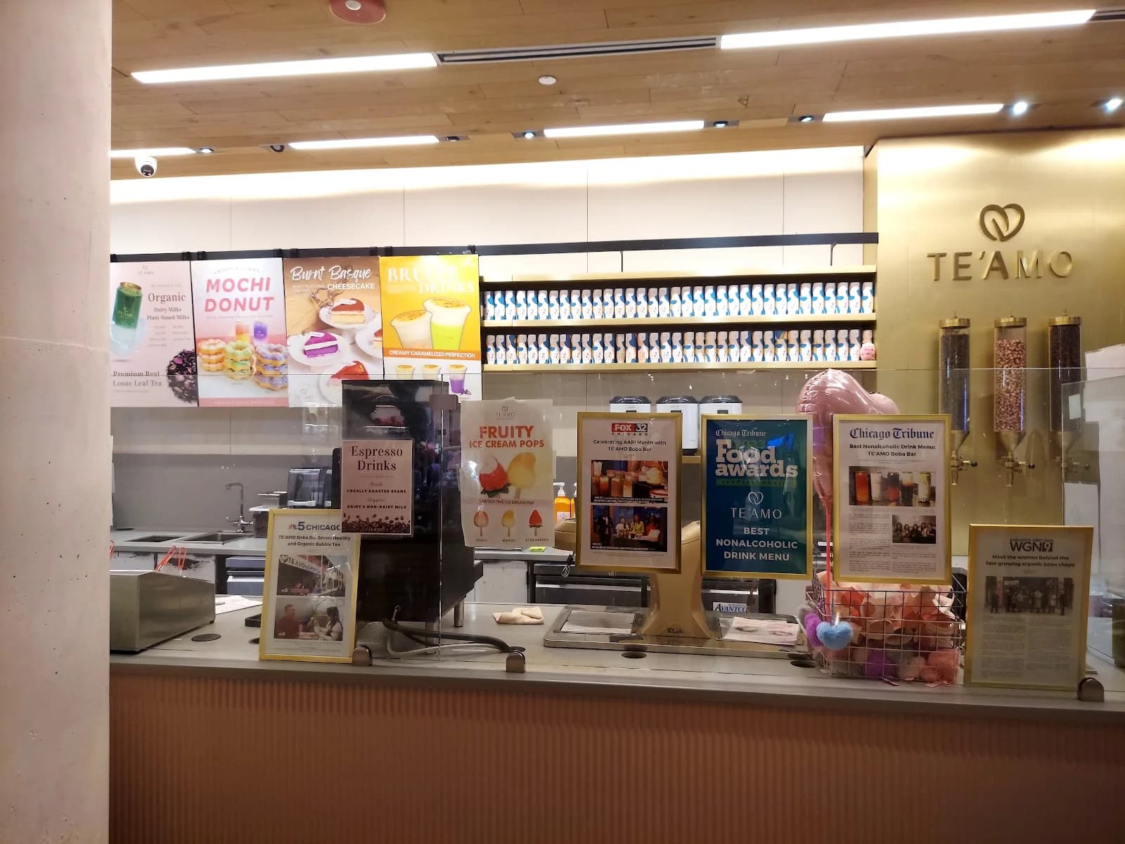 TE'AMO Boba & Desserts - Water Tower Place photo 2