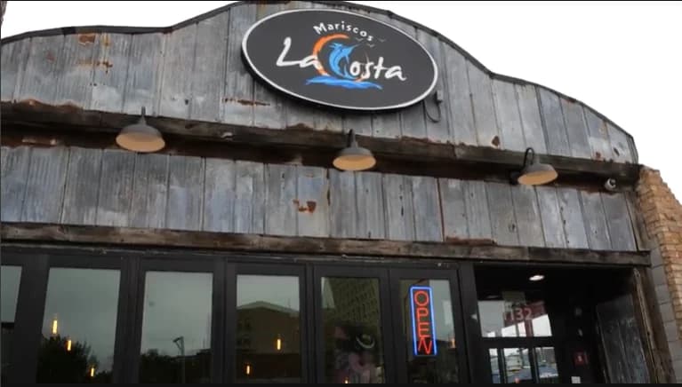 Mariscos La Costa West Town photo 3
