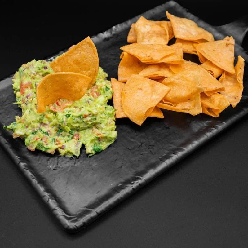 DSTRKT Bar & Grill photo 4
