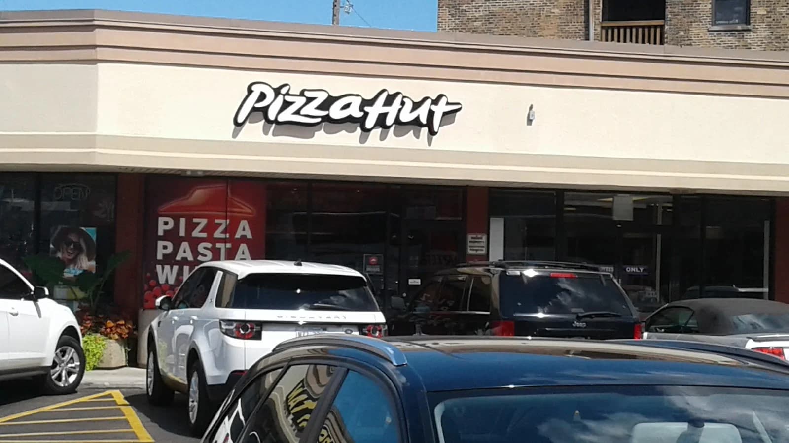 Pizza Hut photo 2