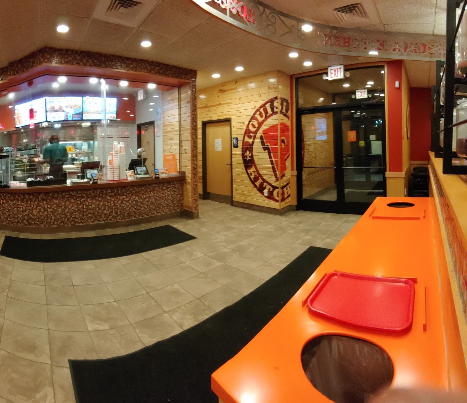 Popeyes Louisiana Kitchen photo 2
