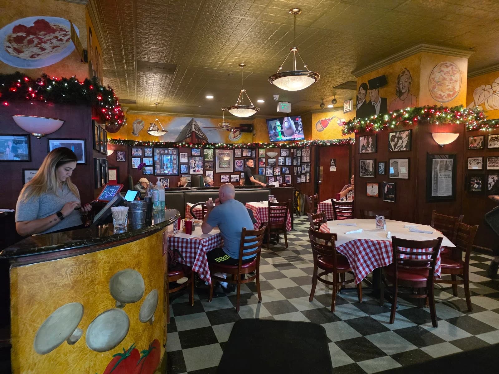 Pizano's Pizza & Pasta photo 2