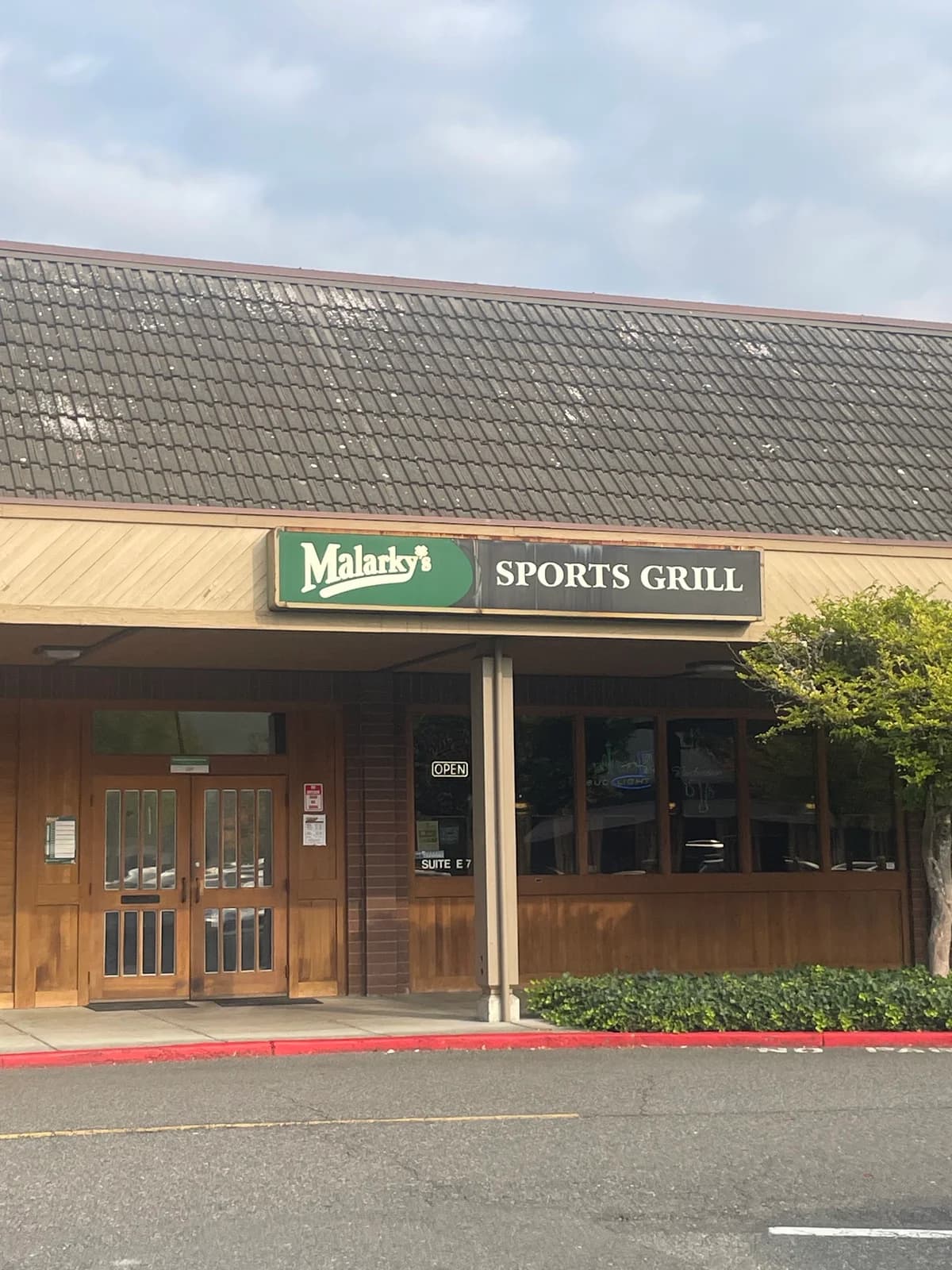 Malarky’s Sports grill photo 5