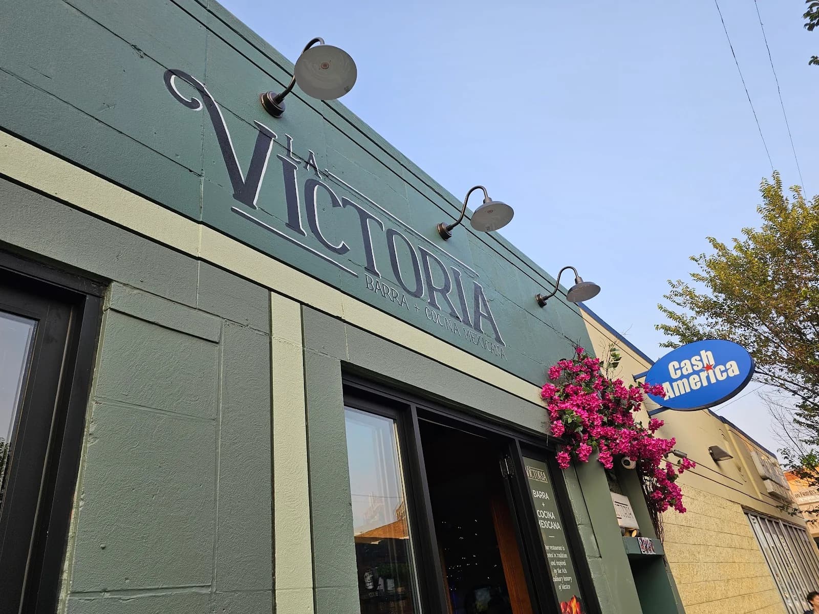 La Victoria Barra + Cocina Mexicana - Chicago photo 1