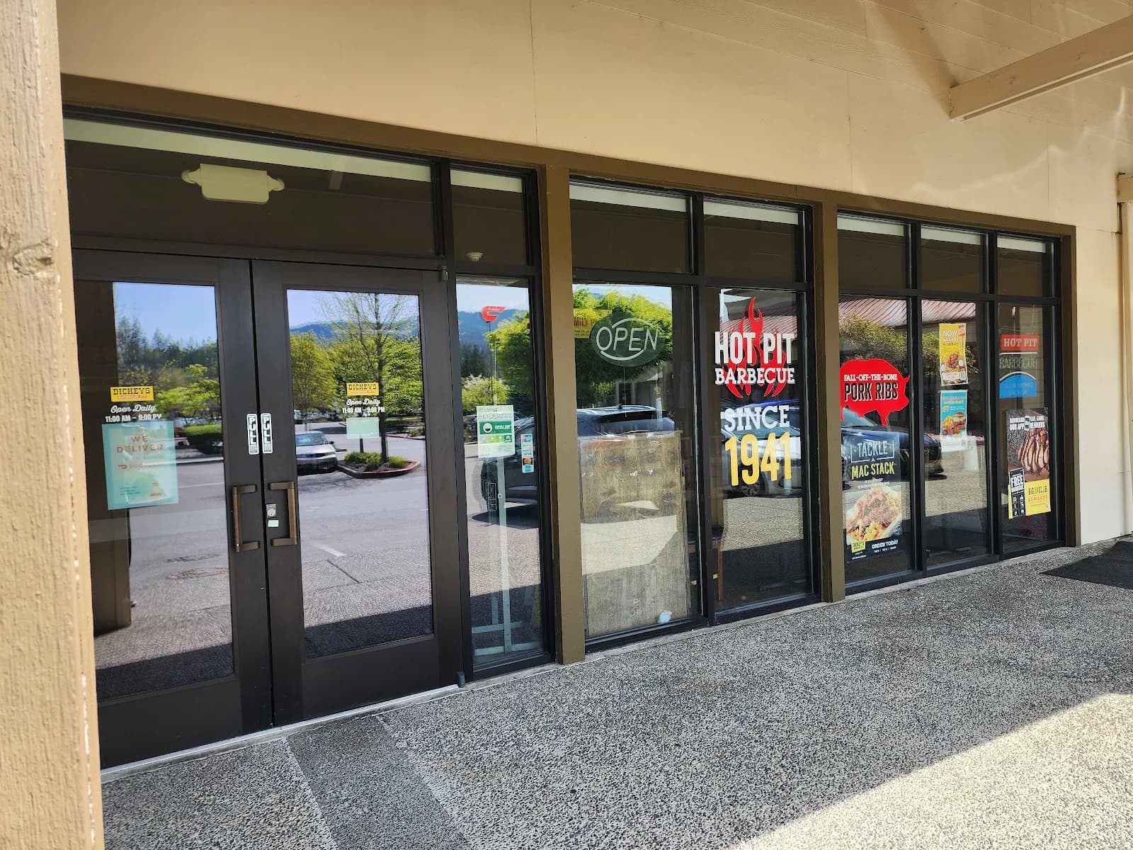 Dickey's Barbecue Pit photo 3
