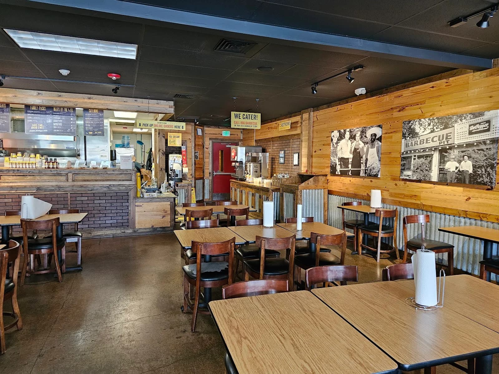 Dickey's Barbecue Pit photo 1