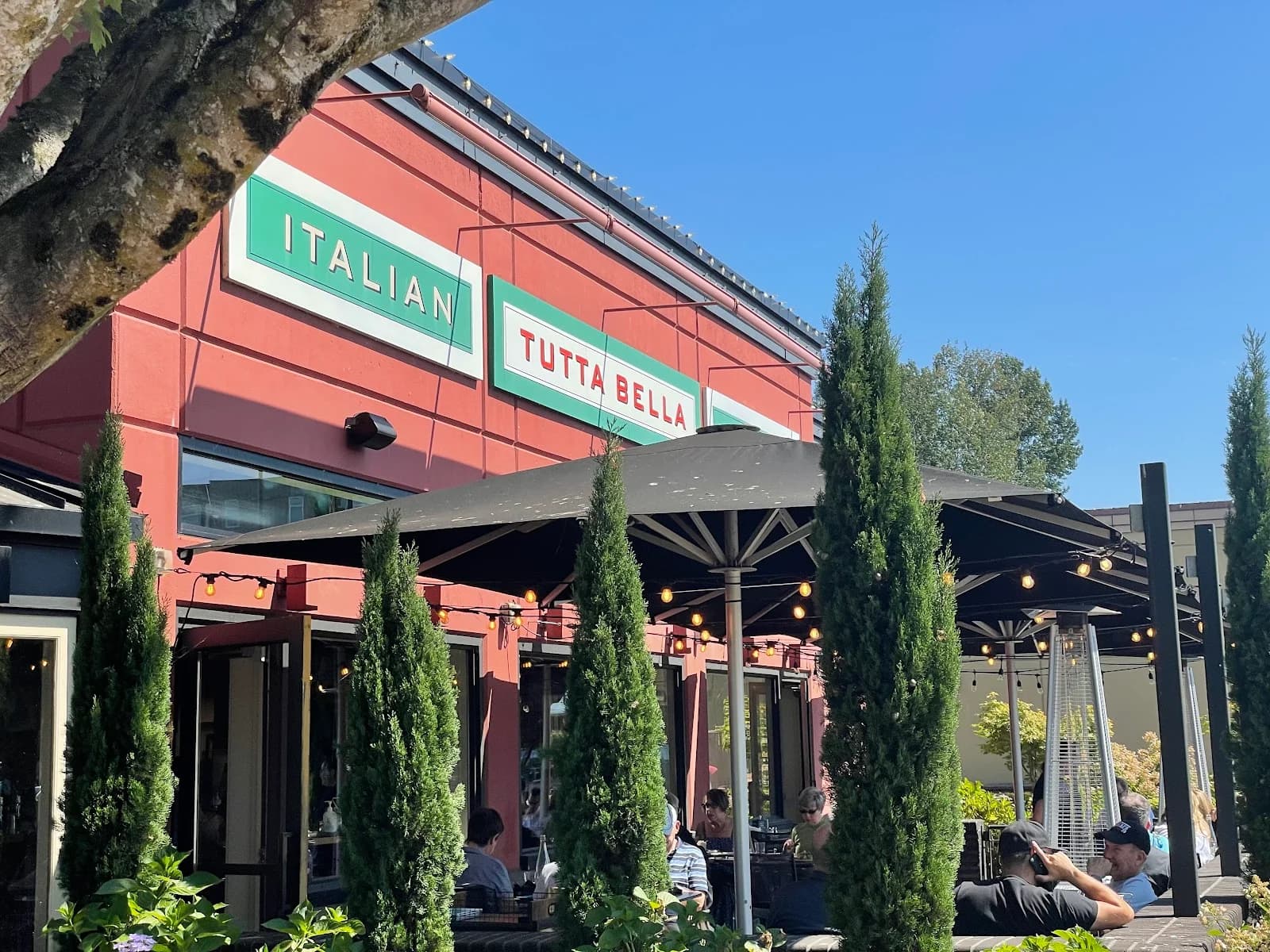Tutta Bella Neapolitan Pizzeria photo 1