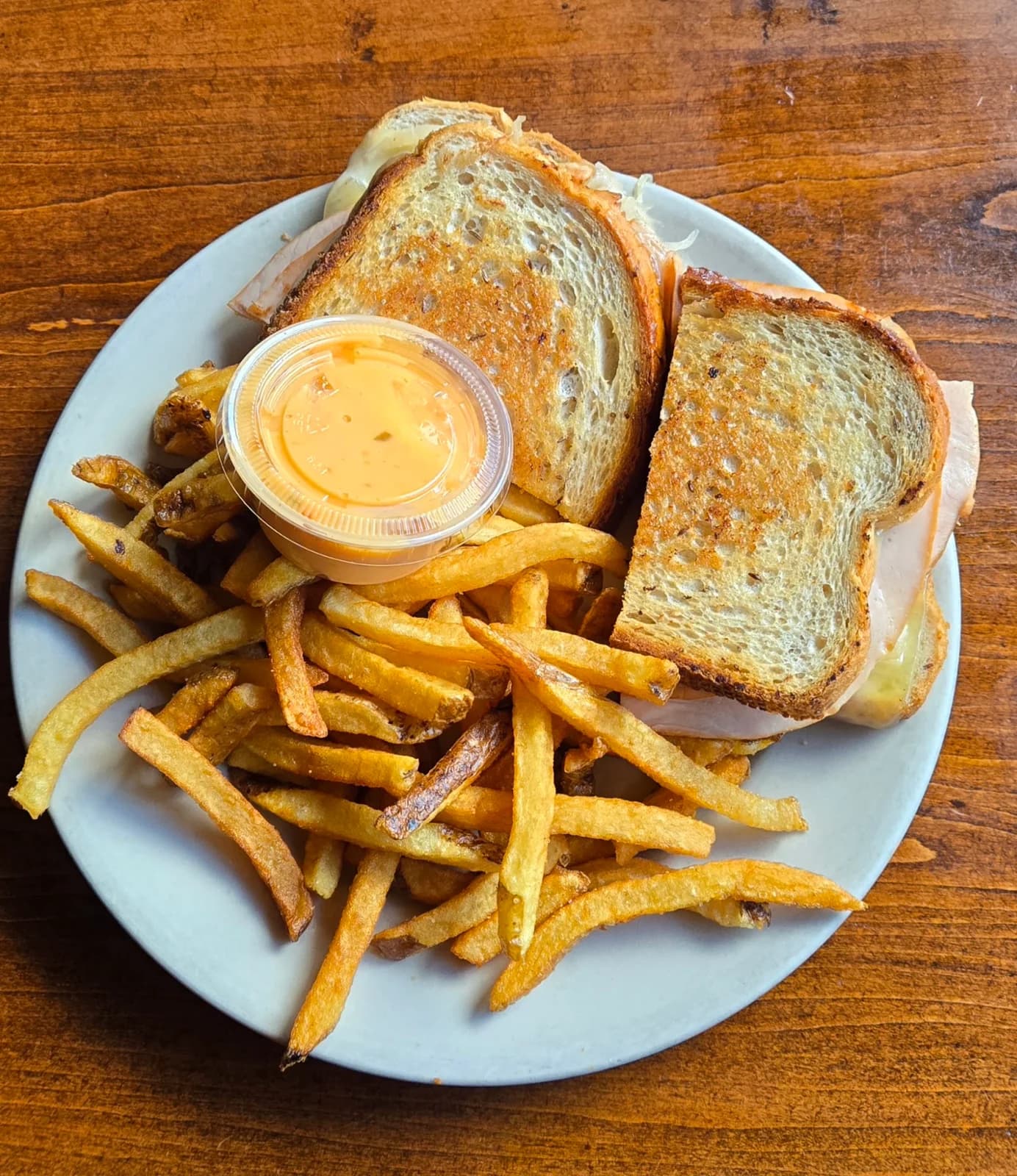 Daily Bar & Grill photo 8