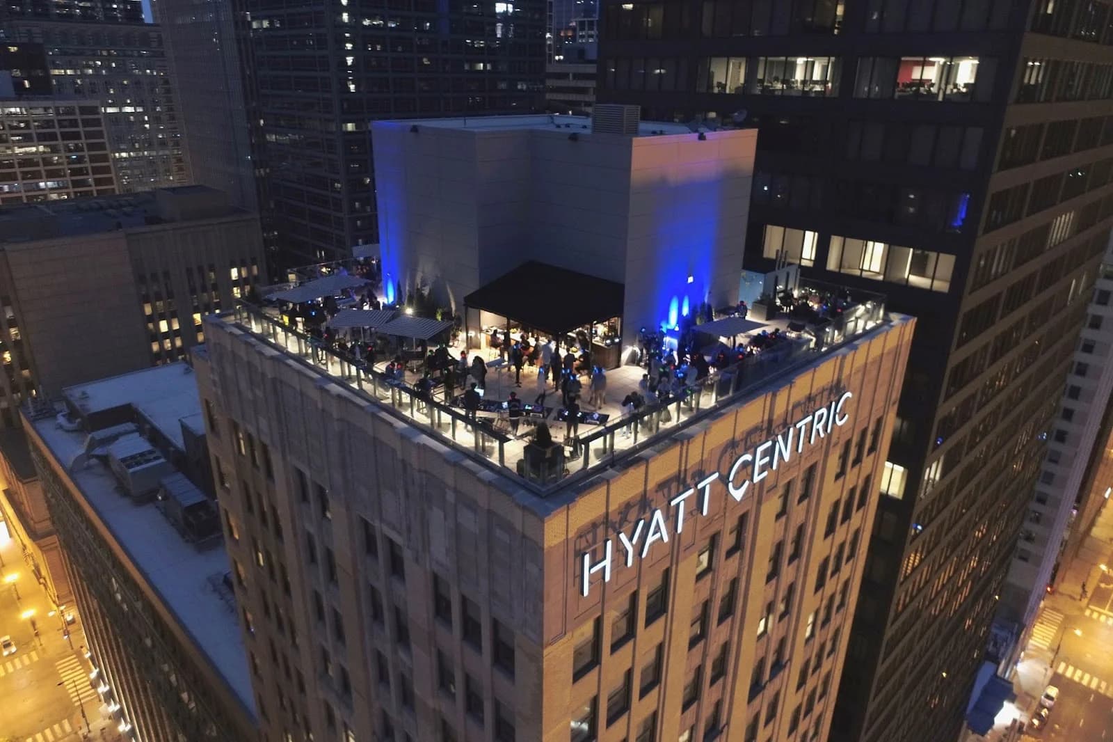 Aire Rooftop Bar photo 2