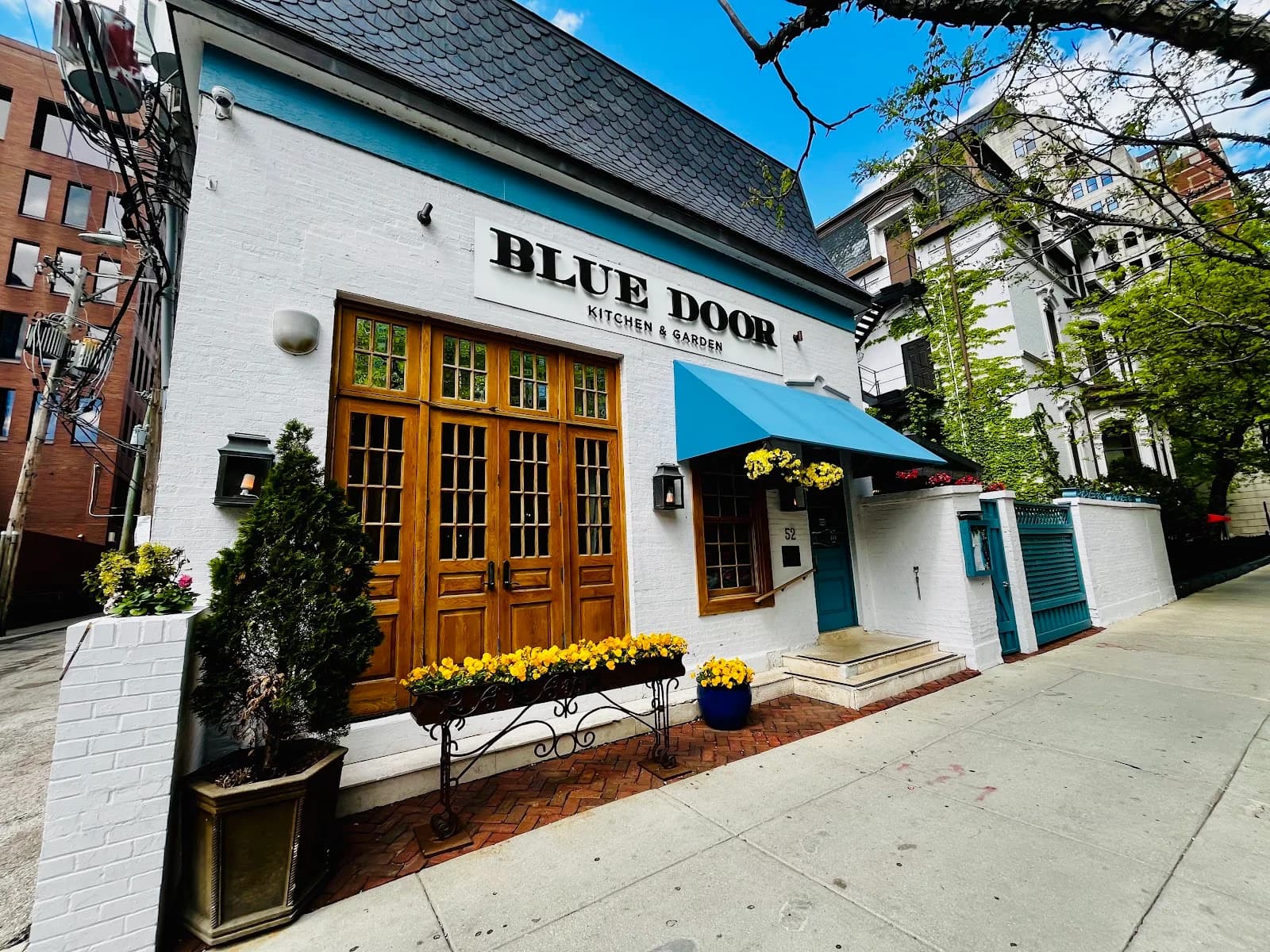 Blue Door Kitchen & Garden photo 2