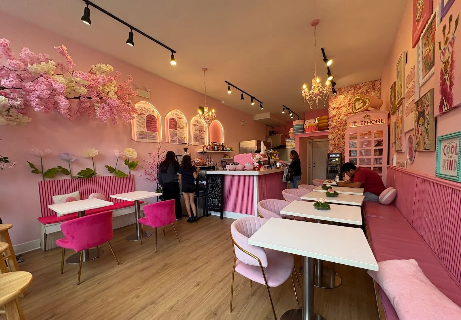 Pink Flores Bakery & Cafe photo 2
