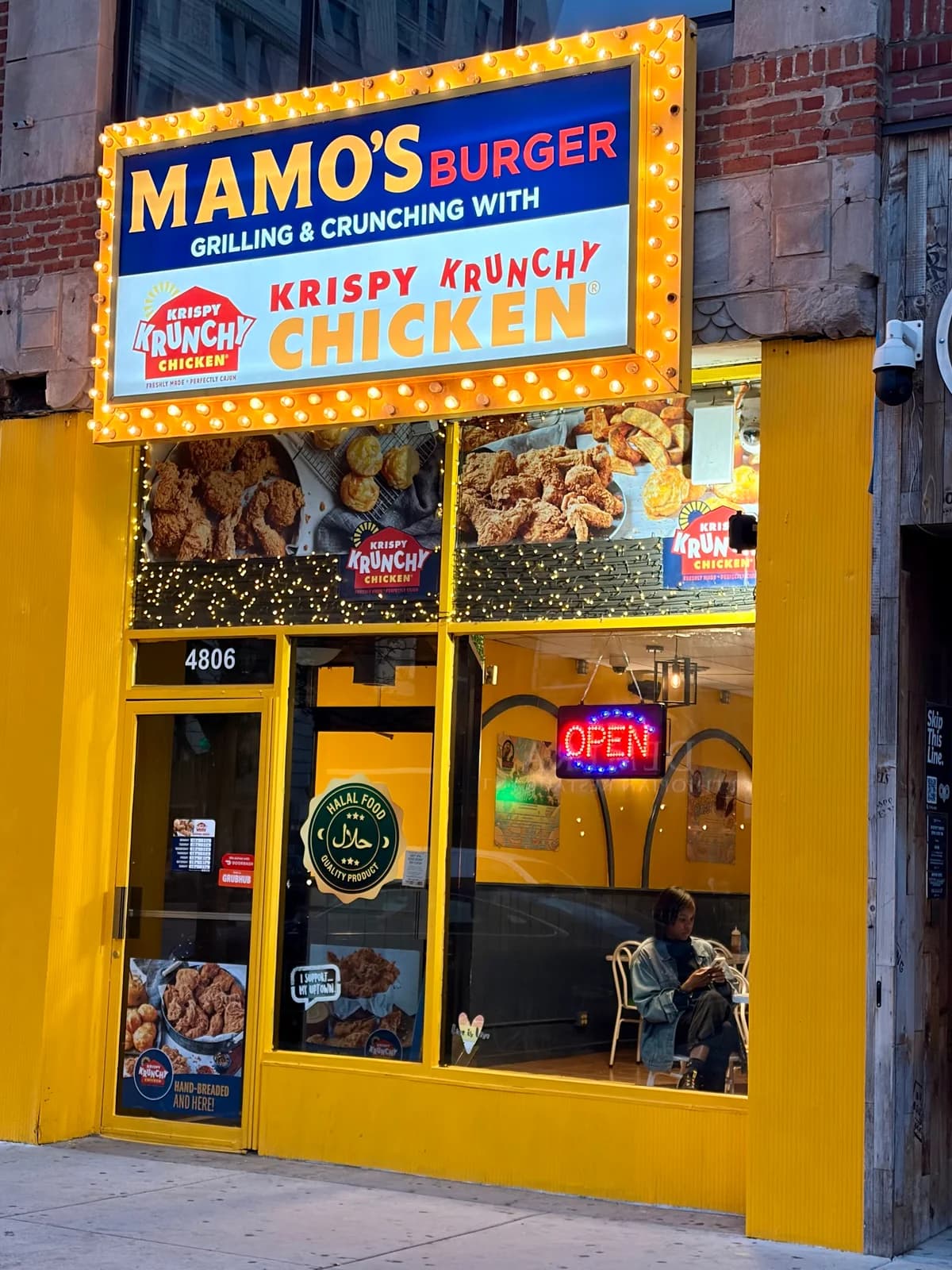 Mamo's Burger x Krispy Krunchy Chicken(Halal) photo 2