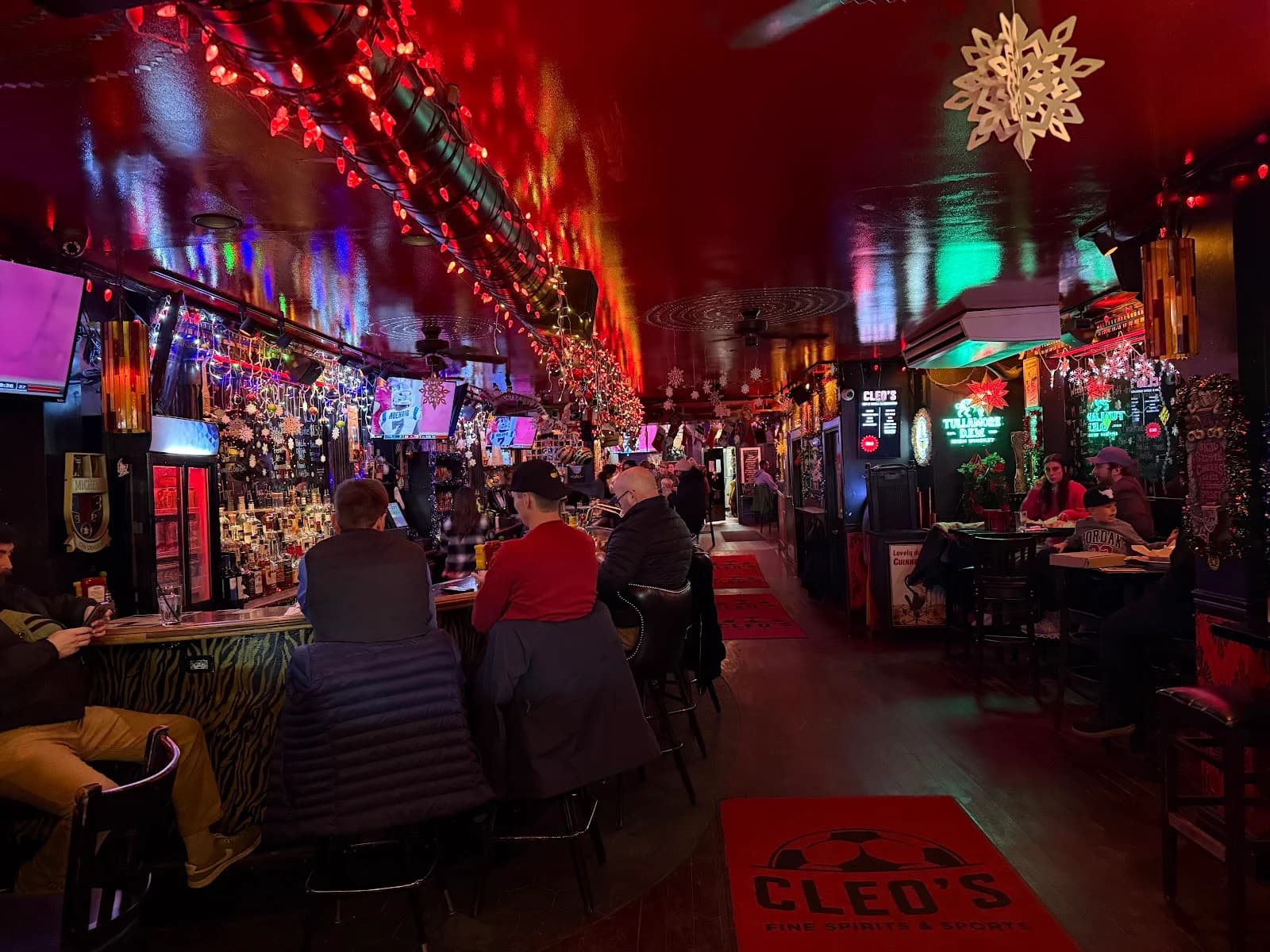 Cleos Bar and Grill photo 1