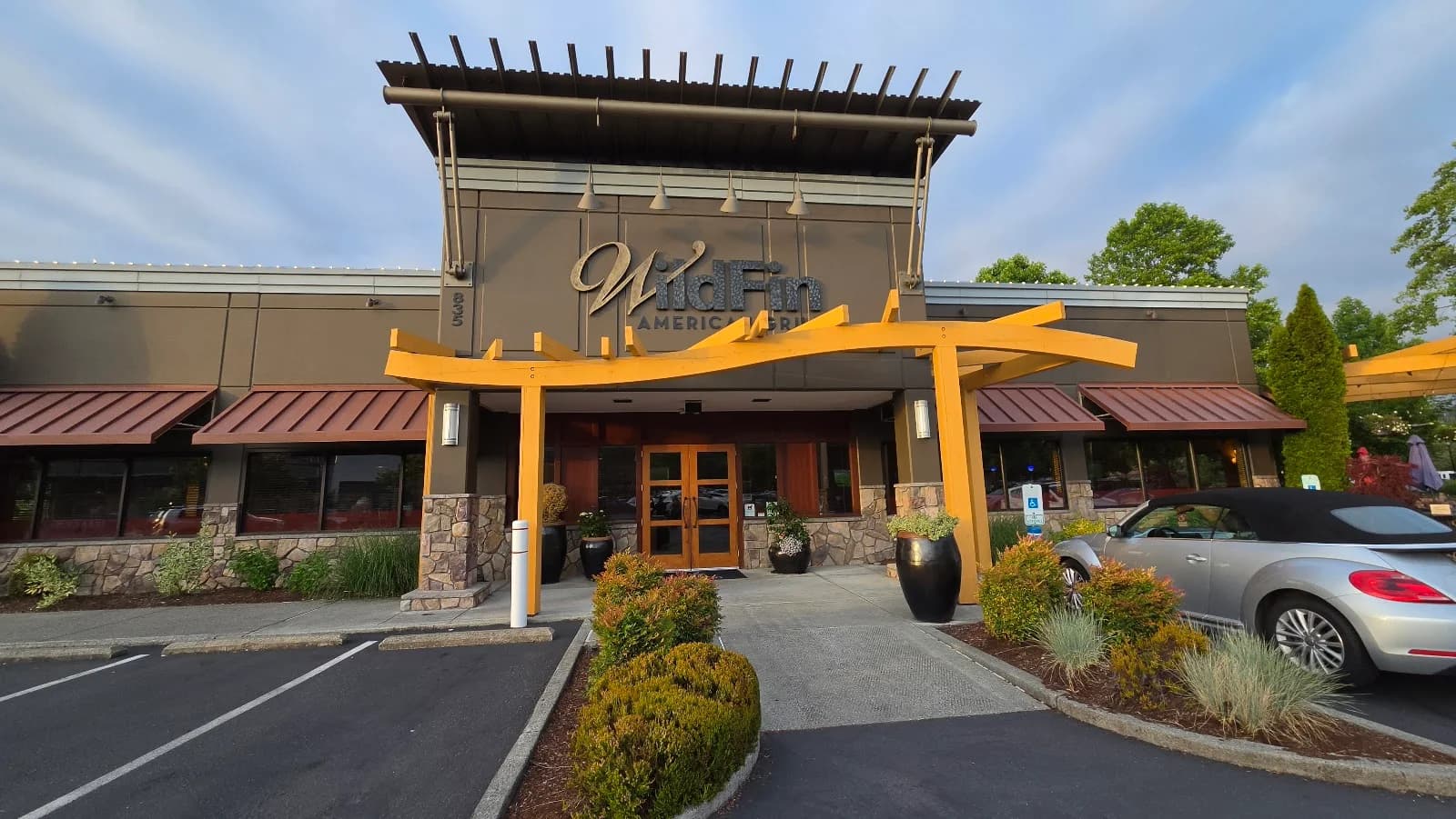 WildFin American Grill - Issaquah photo 2