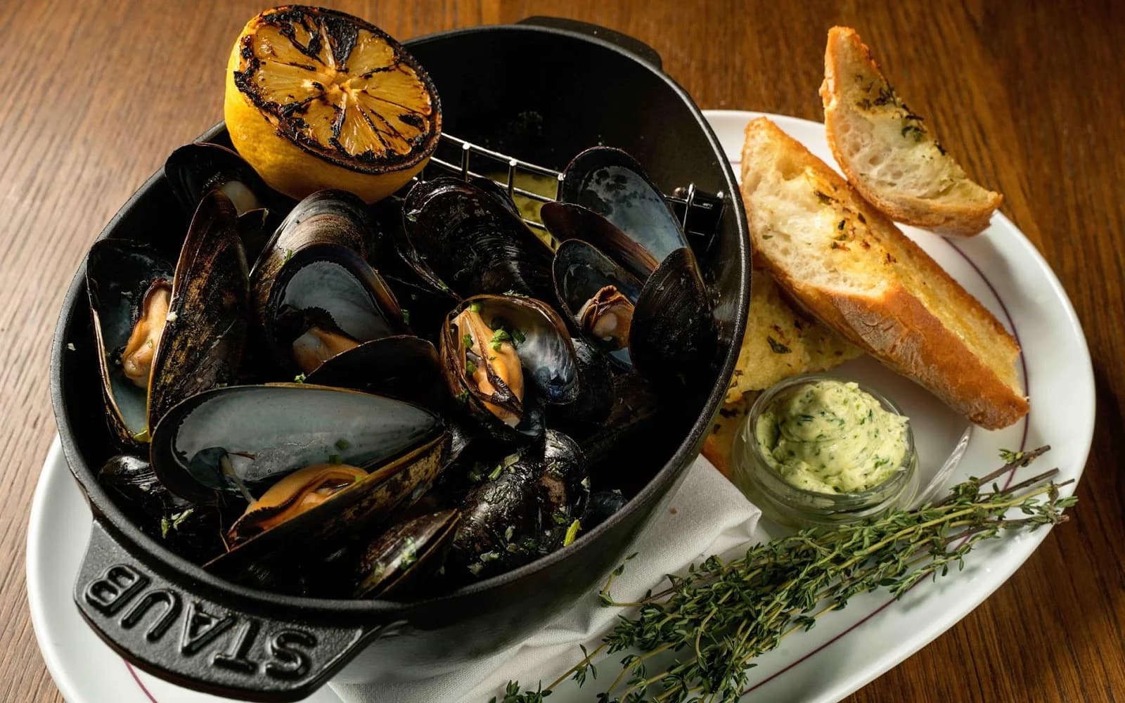 Venteux Brasserie, Cafe & Oyster Bar photo 6