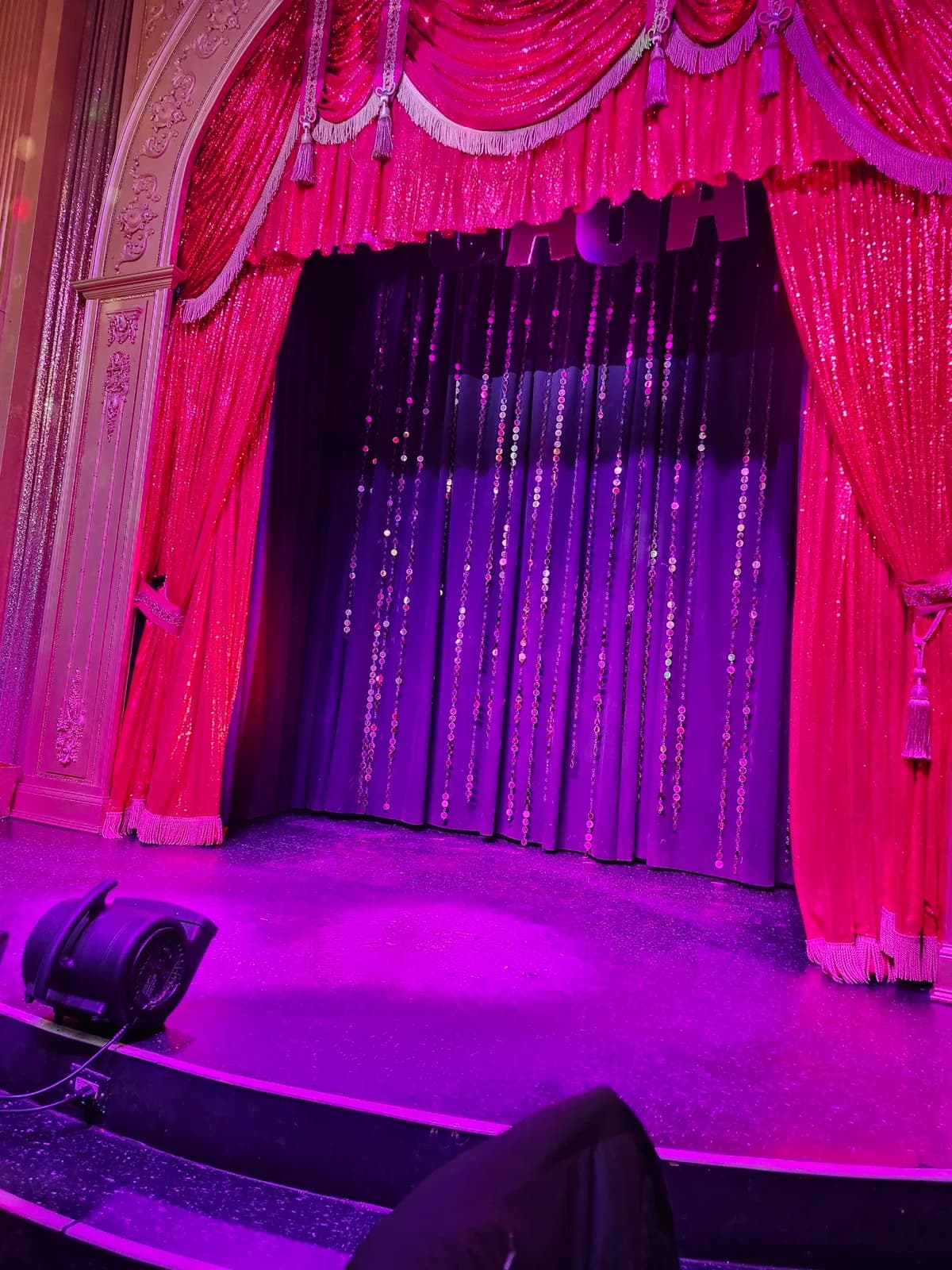 Lips Drag Queen Show Palace, Restaurant & Bar photo 4