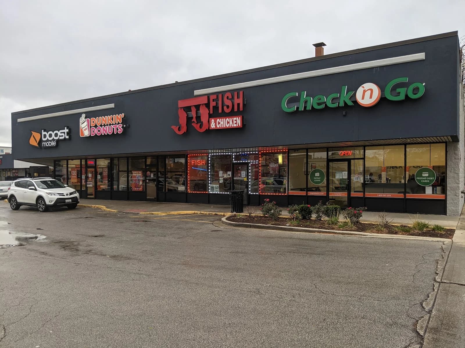 J & J Fish & Chicken photo 2