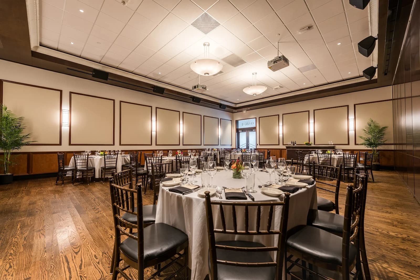 Gibsons Bar & Steakhouse photo 1