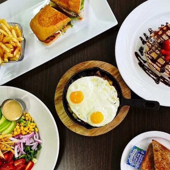 Le Cafe Station Grill photo 7