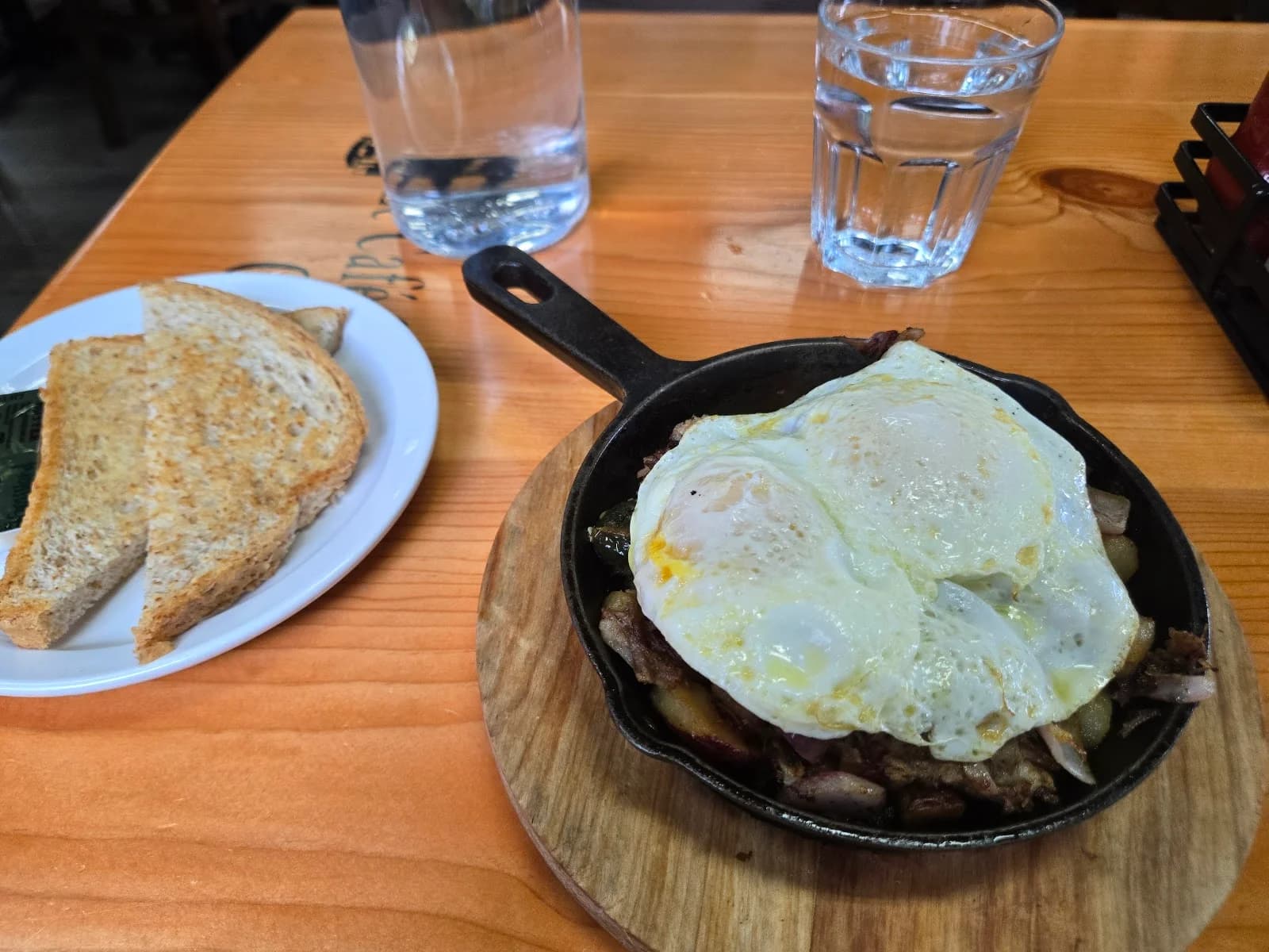 Le Cafe Station Grill photo 9