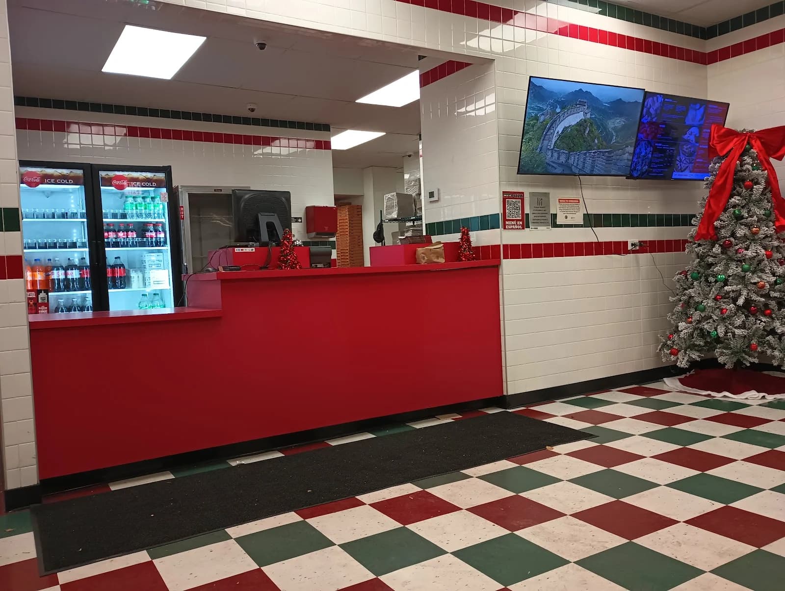 Jet's Pizza photo 1