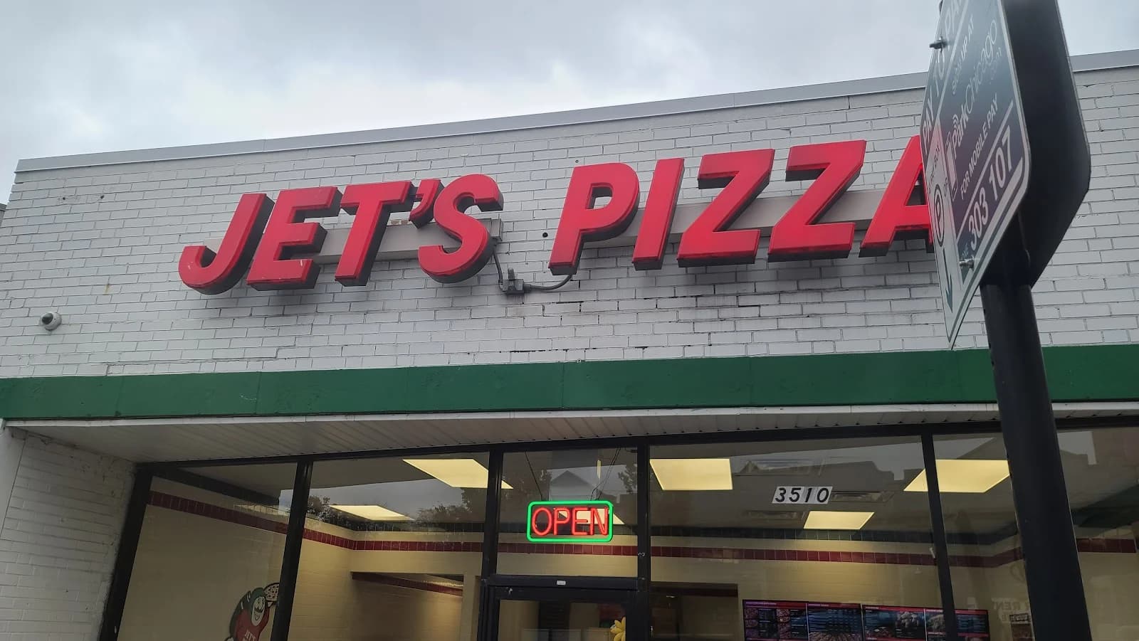 Jet's Pizza photo 3