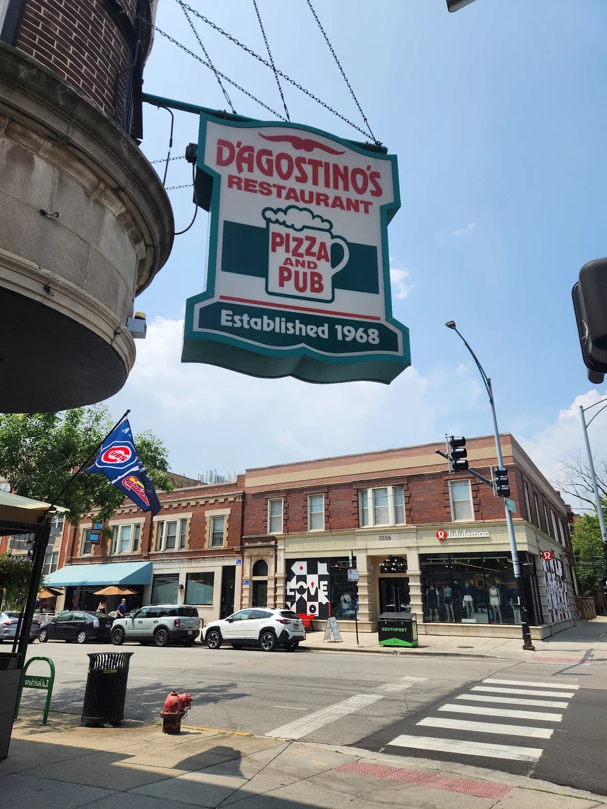 D'Agostino's Pizza and Pub Wrigleyville photo 2