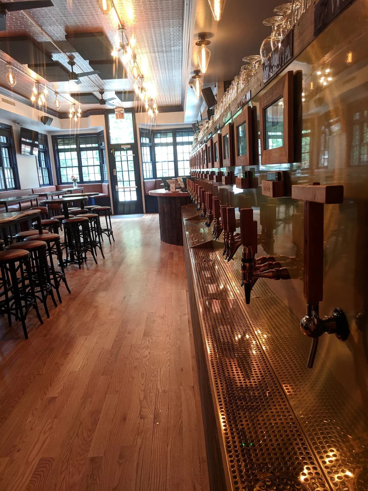 Tapster Lincoln Park photo 5