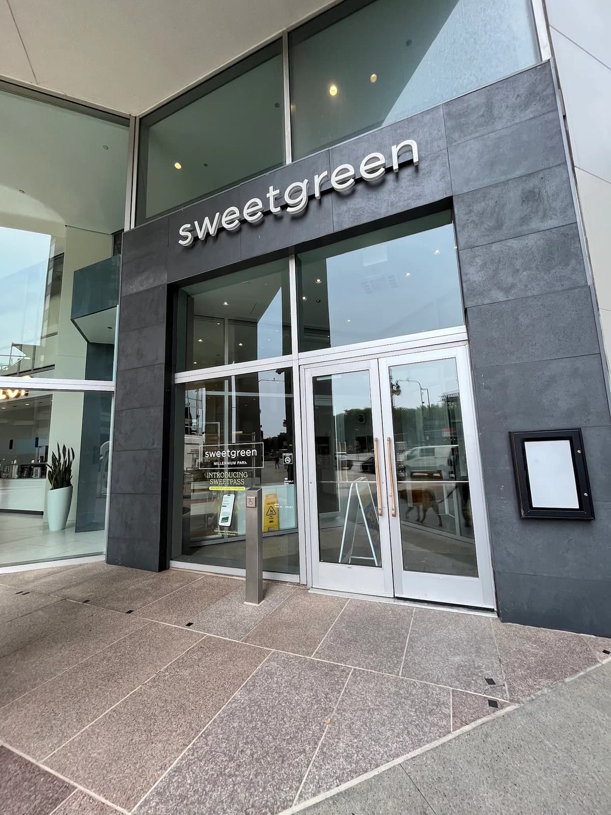 sweetgreen - Healthy Salads, Bowls and Plates photo 3