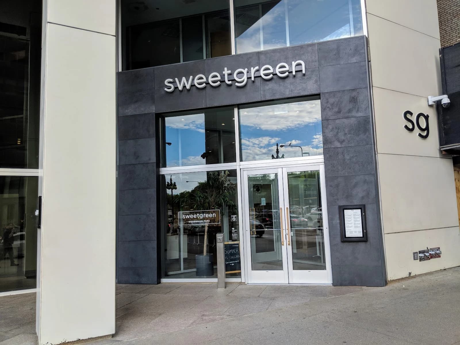 sweetgreen - Healthy Salads, Bowls and Plates photo 2