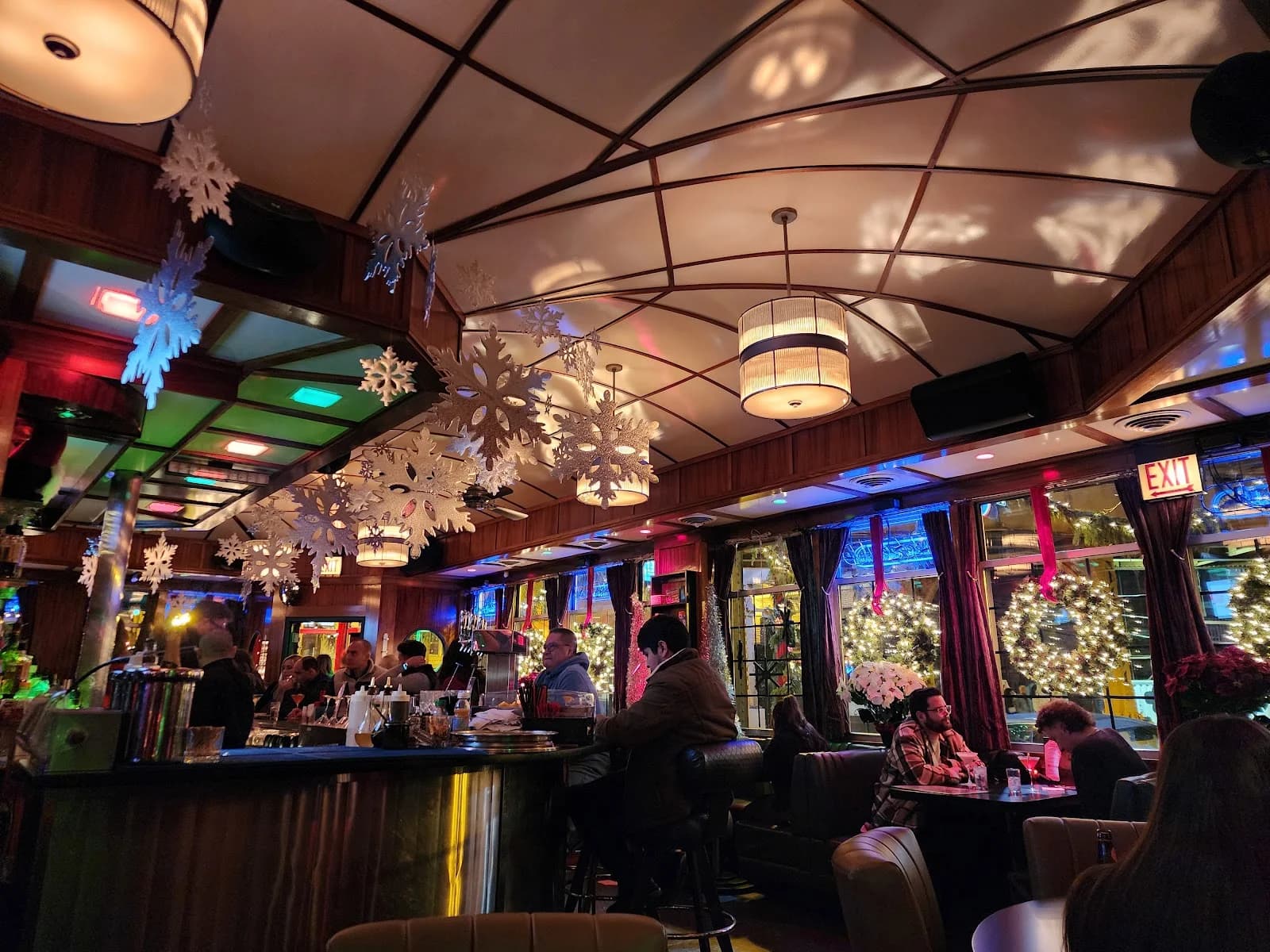 Blue Line Lounge & Grill photo 4