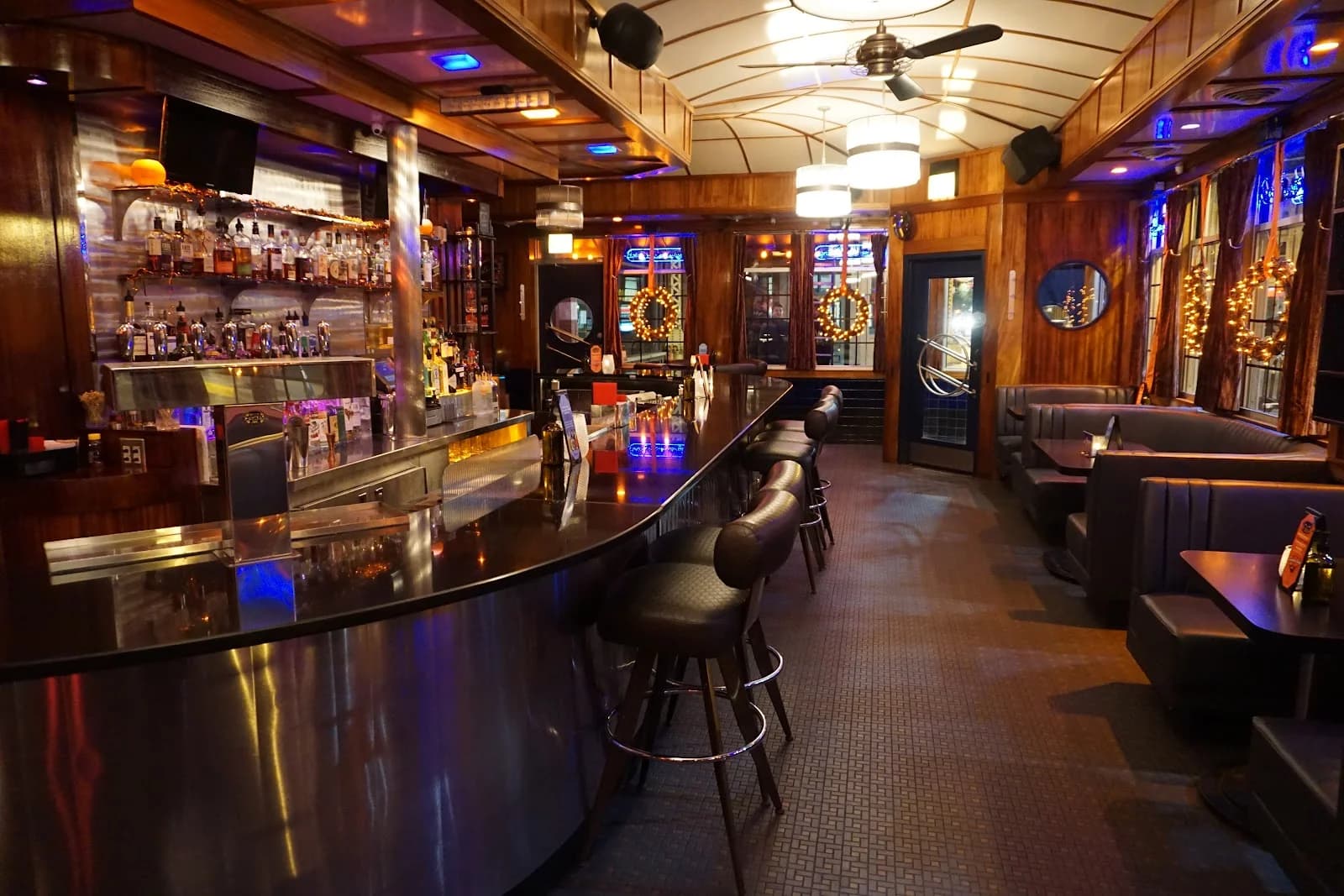 Blue Line Lounge & Grill photo 1