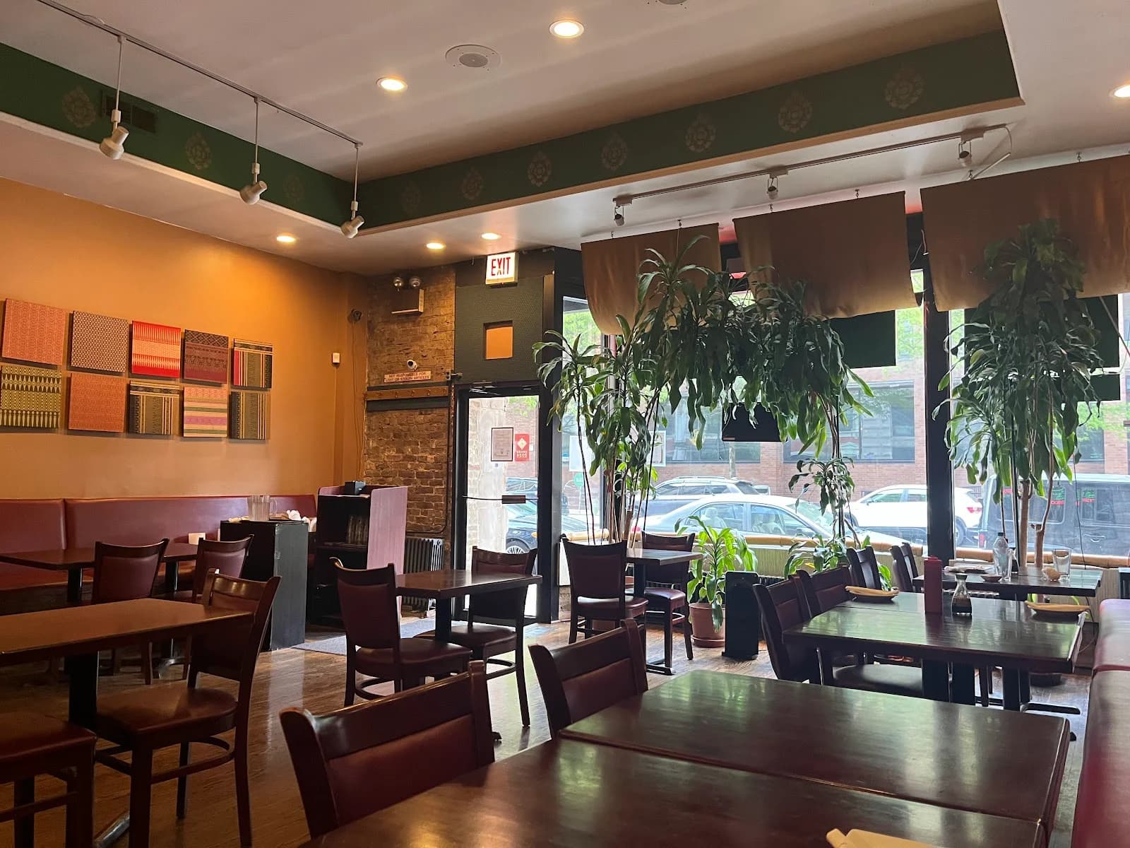 Tiparos Thai Cuisine & Sushi Bar photo 2
