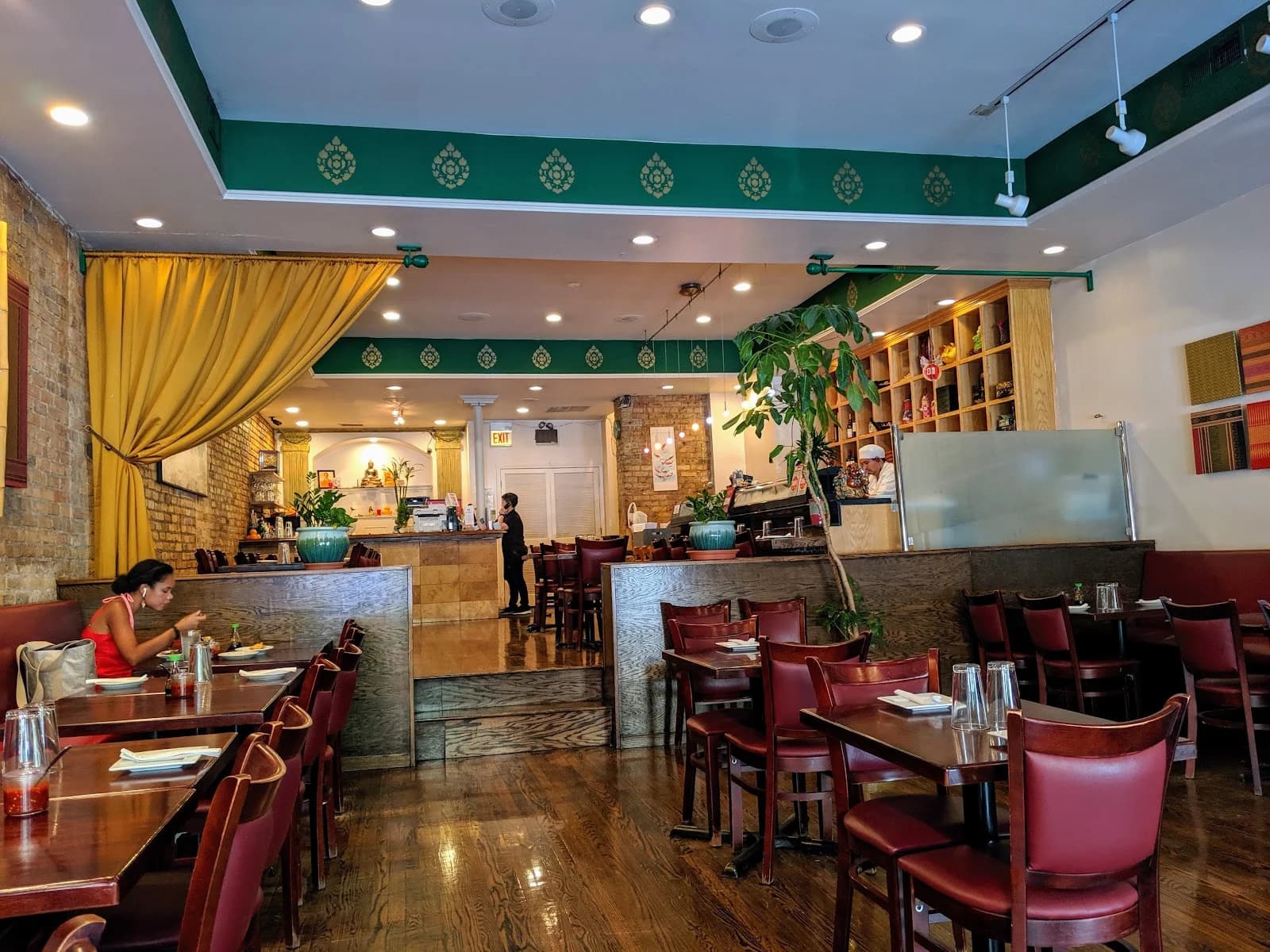 Tiparos Thai Cuisine & Sushi Bar photo 1
