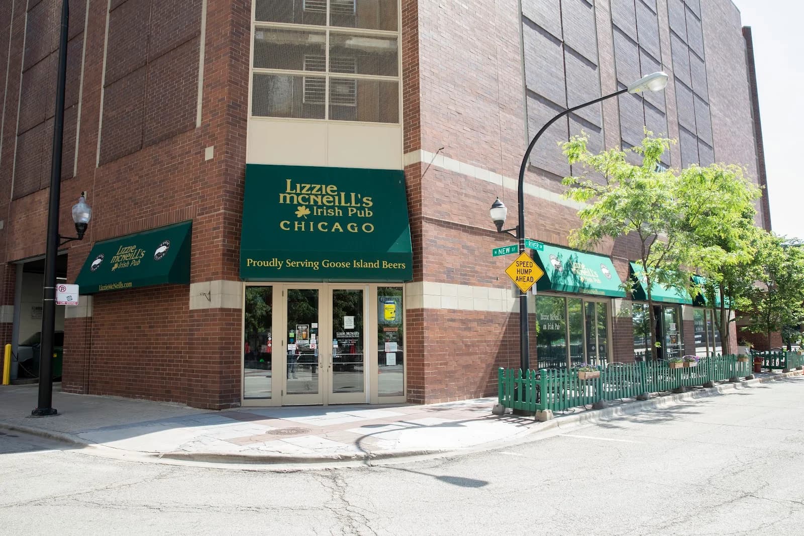 Lizzie McNeill's Irish Pub photo 2