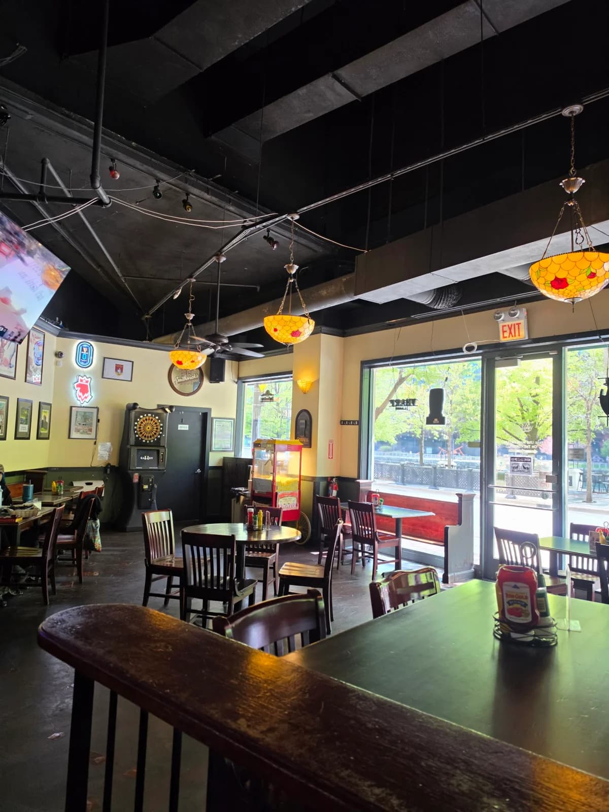 Lizzie McNeill's Irish Pub photo 5