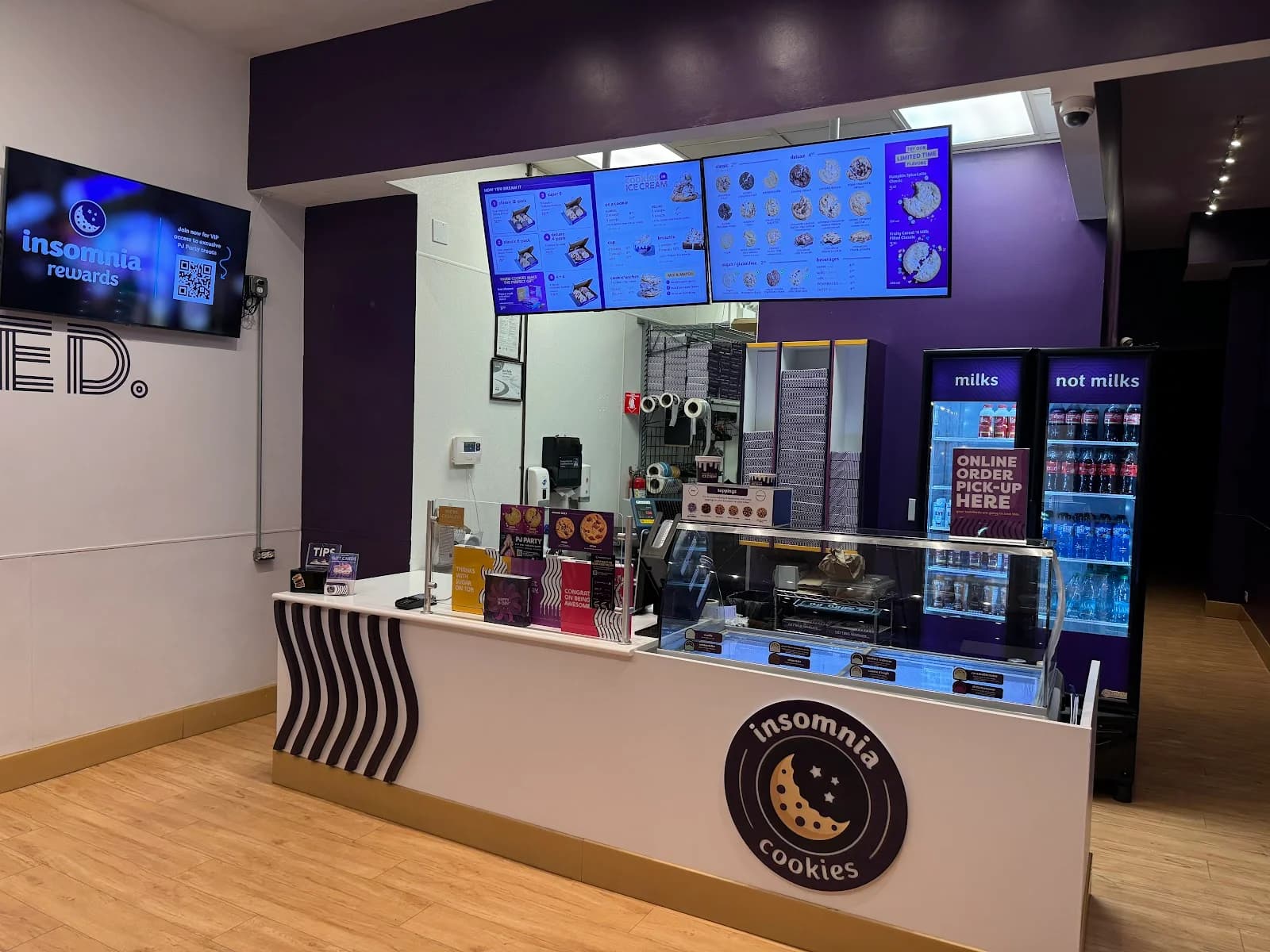 Insomnia Cookies photo 1