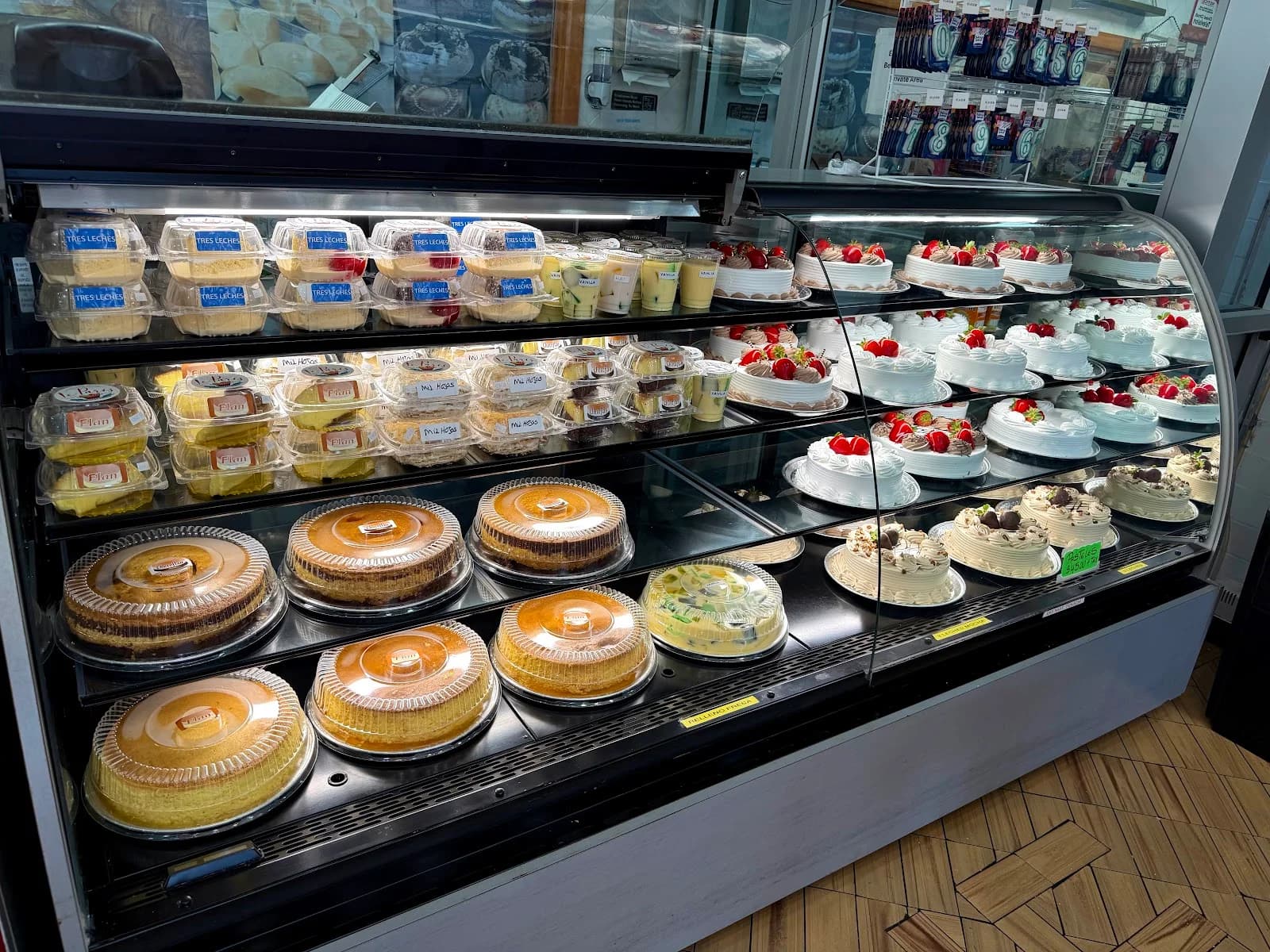 Le Paris Bakery photo 1