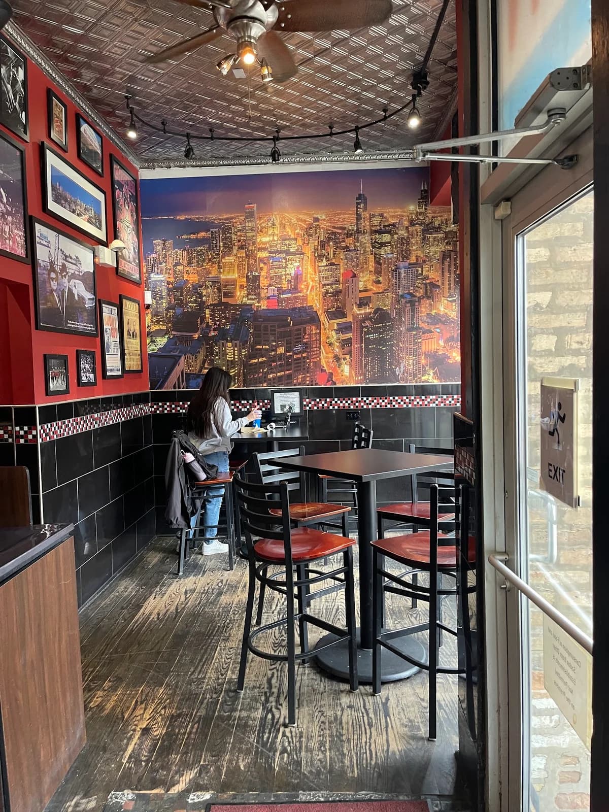 Johnny's Beef & Gyros - Lincoln Park photo 2