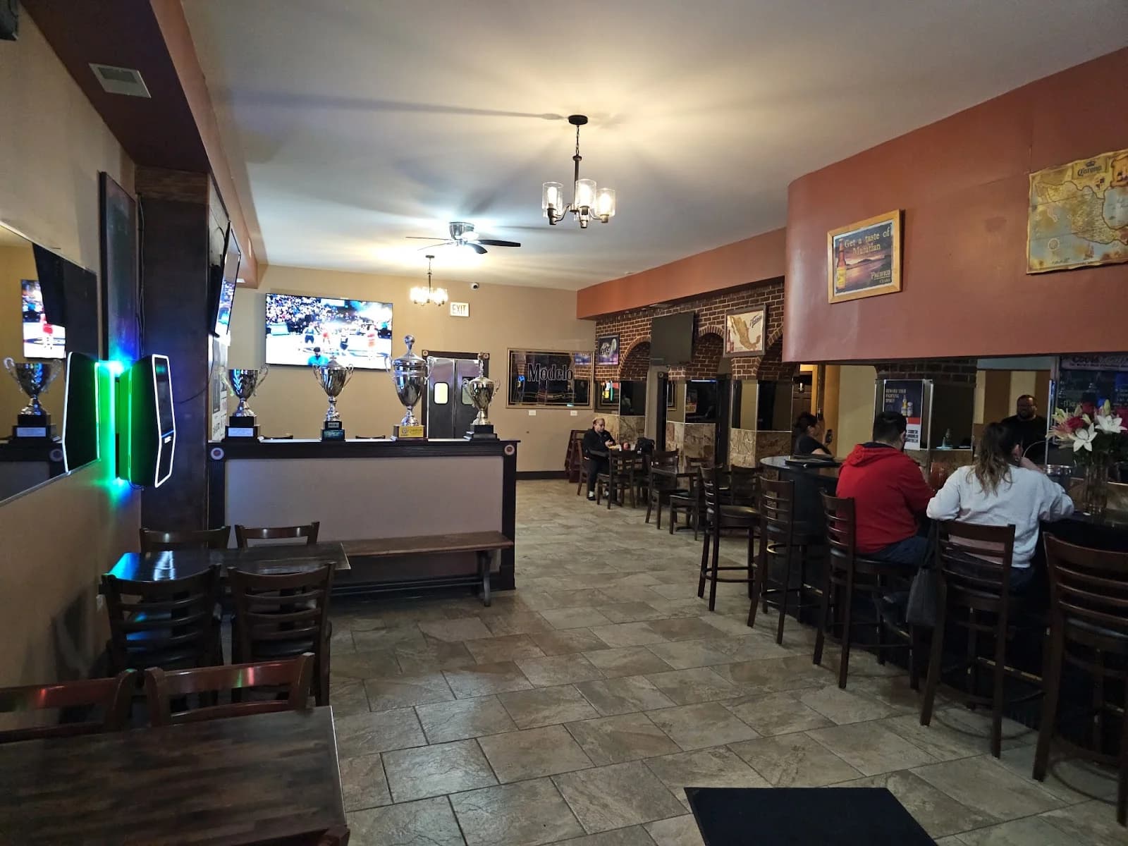 Aquarius Bar & Mexican Restaurant photo 2